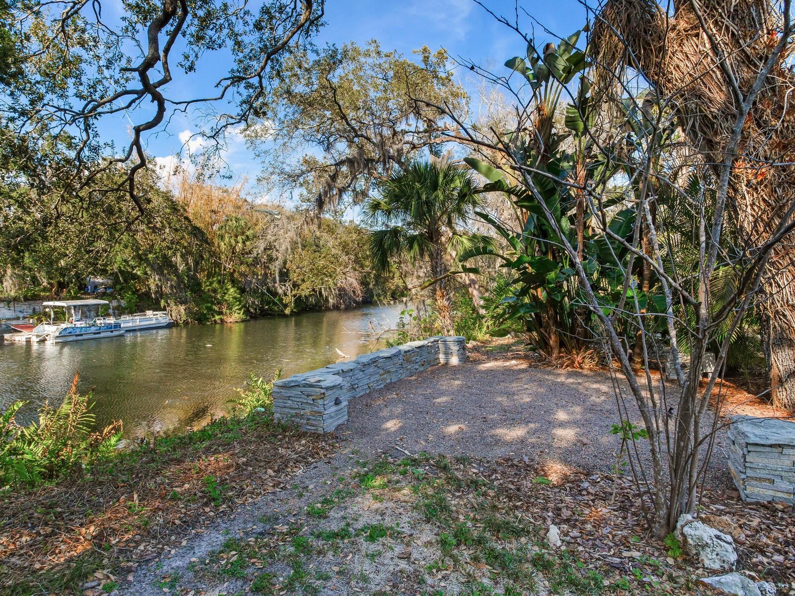 1214 E PARK CIR, TAMPA, FL — photo 25