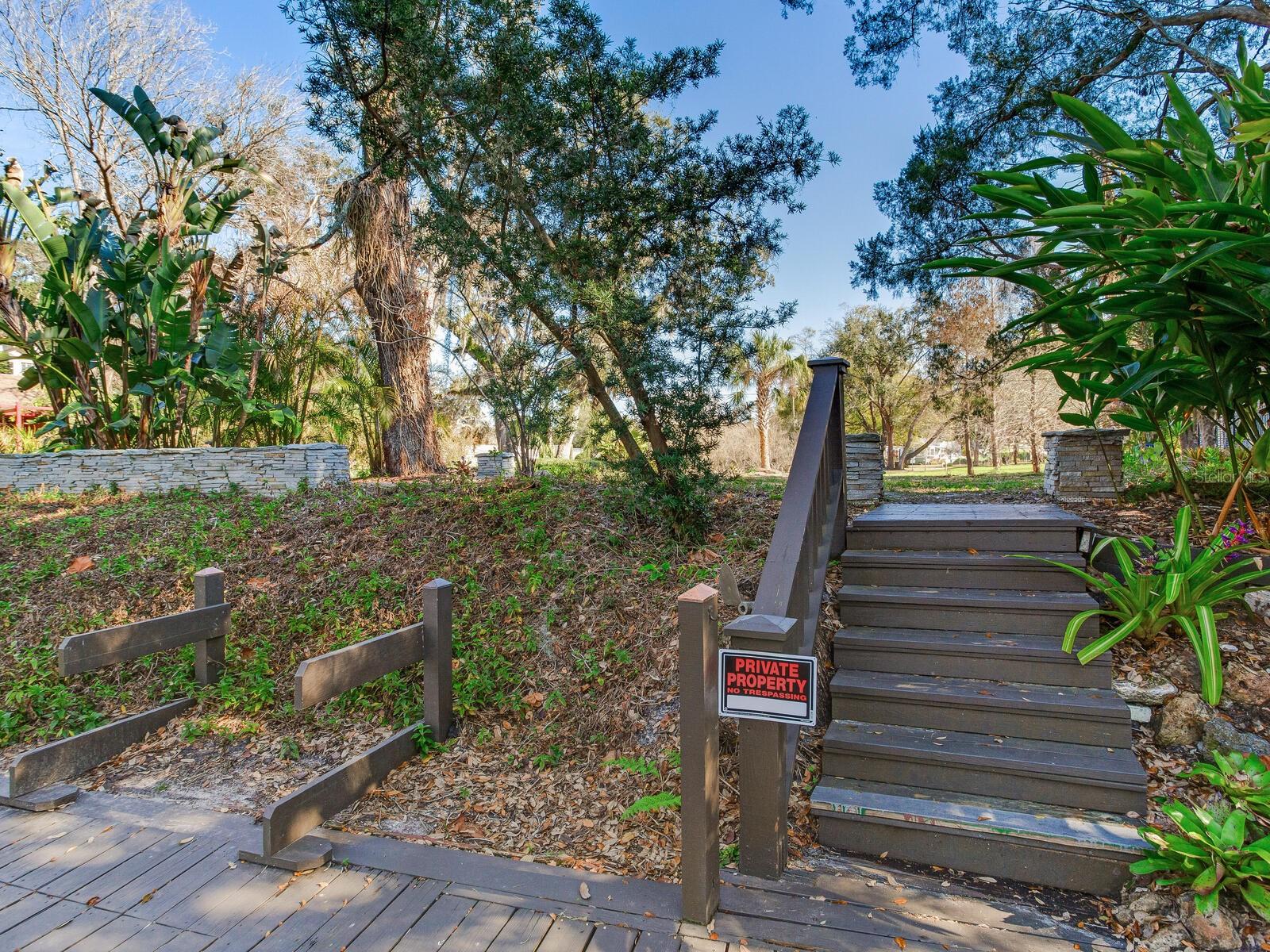 1214 E PARK CIR, TAMPA, FL — photo 27