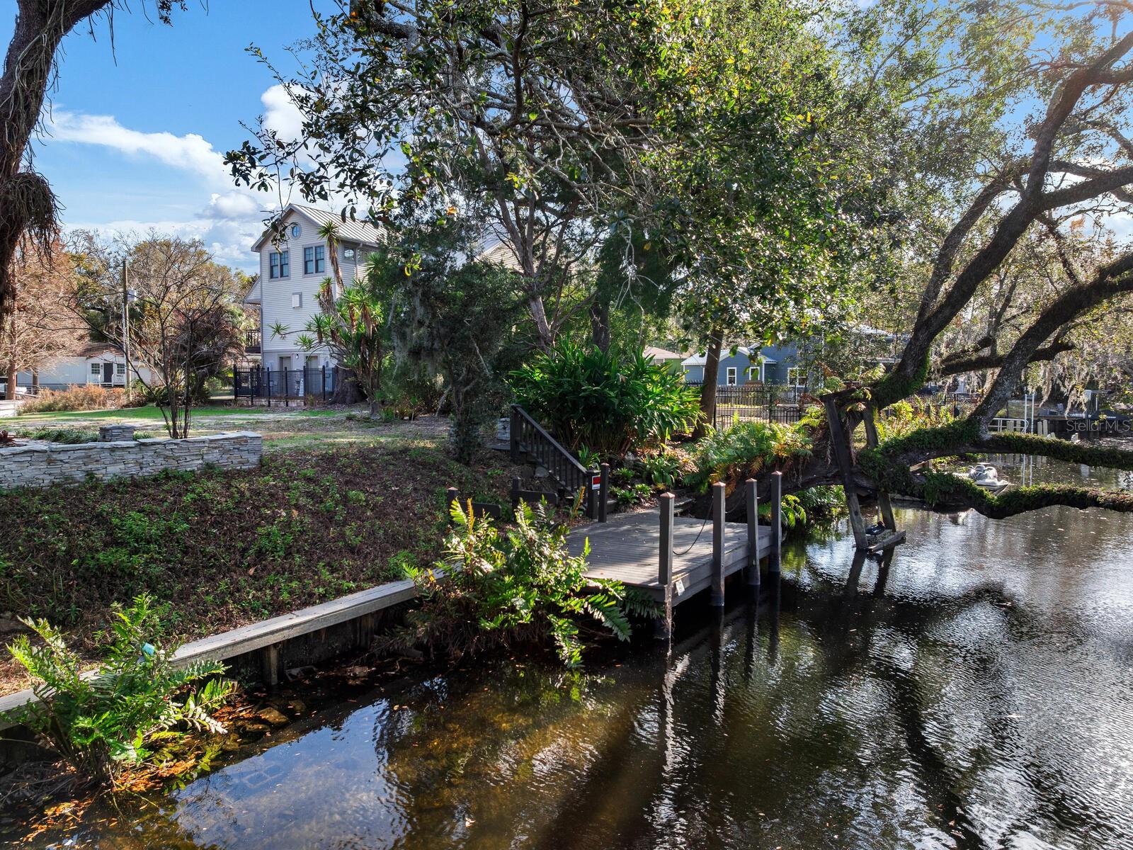 1214 E PARK CIR, TAMPA, FL — photo 33