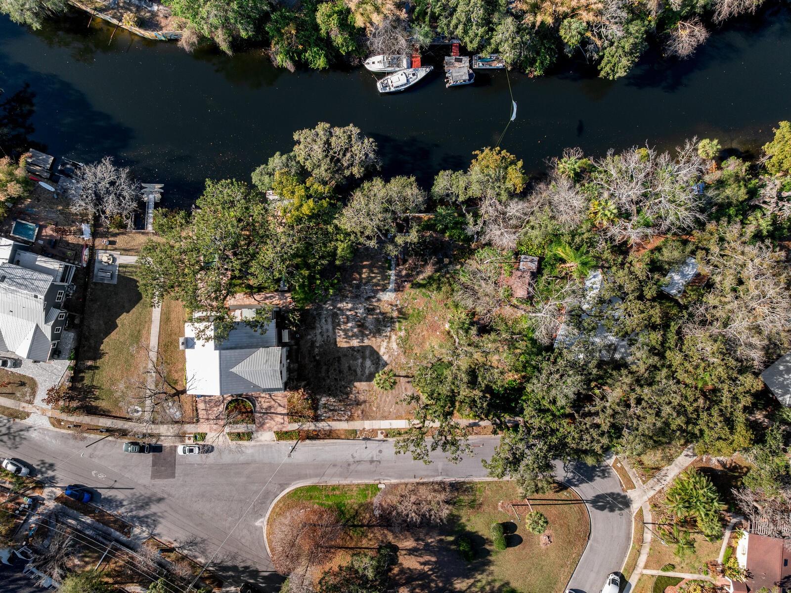 1214 E PARK CIR, TAMPA, FL — photo 35
