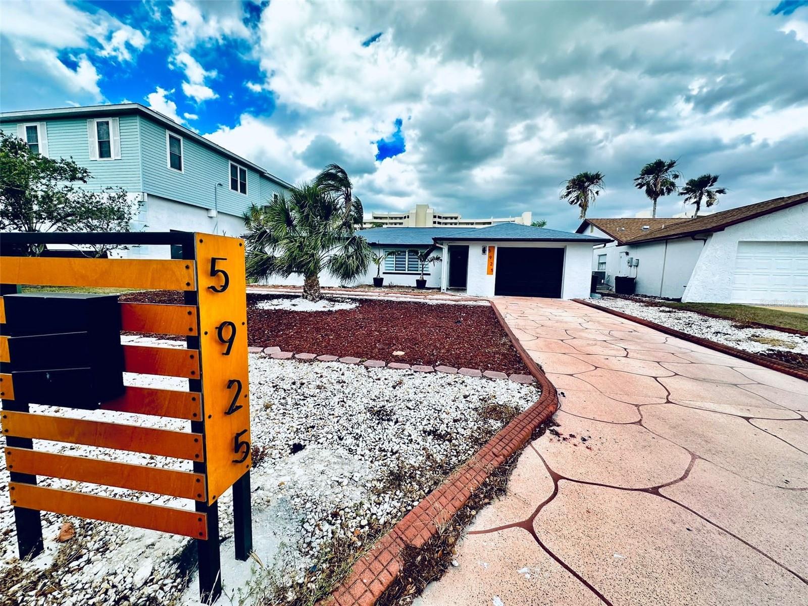 5925 BEVERLY DR, HUDSON, FL
