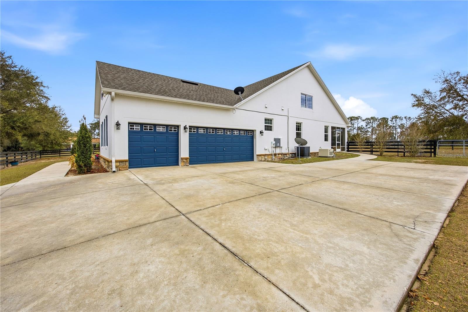 5608 STRONG PT, WEIRSDALE, FL — photo 9