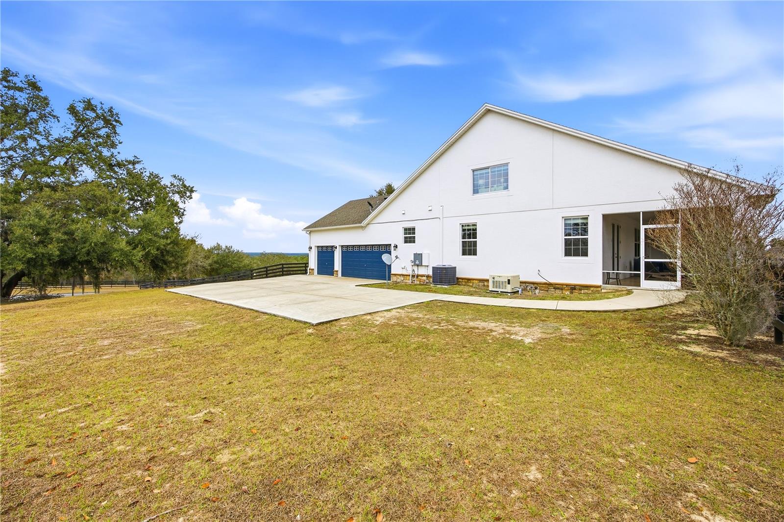 5608 STRONG PT, WEIRSDALE, FL — photo 11