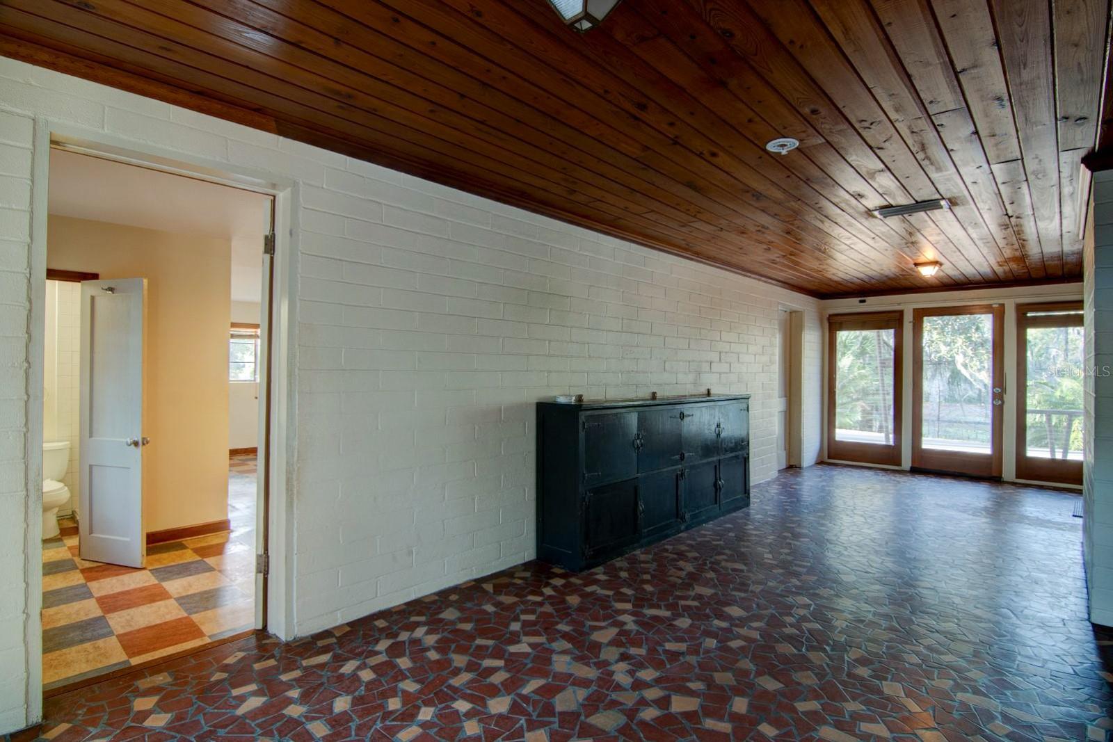 2049 NW 9TH AVE, GAINESVILLE, FL — photo 12