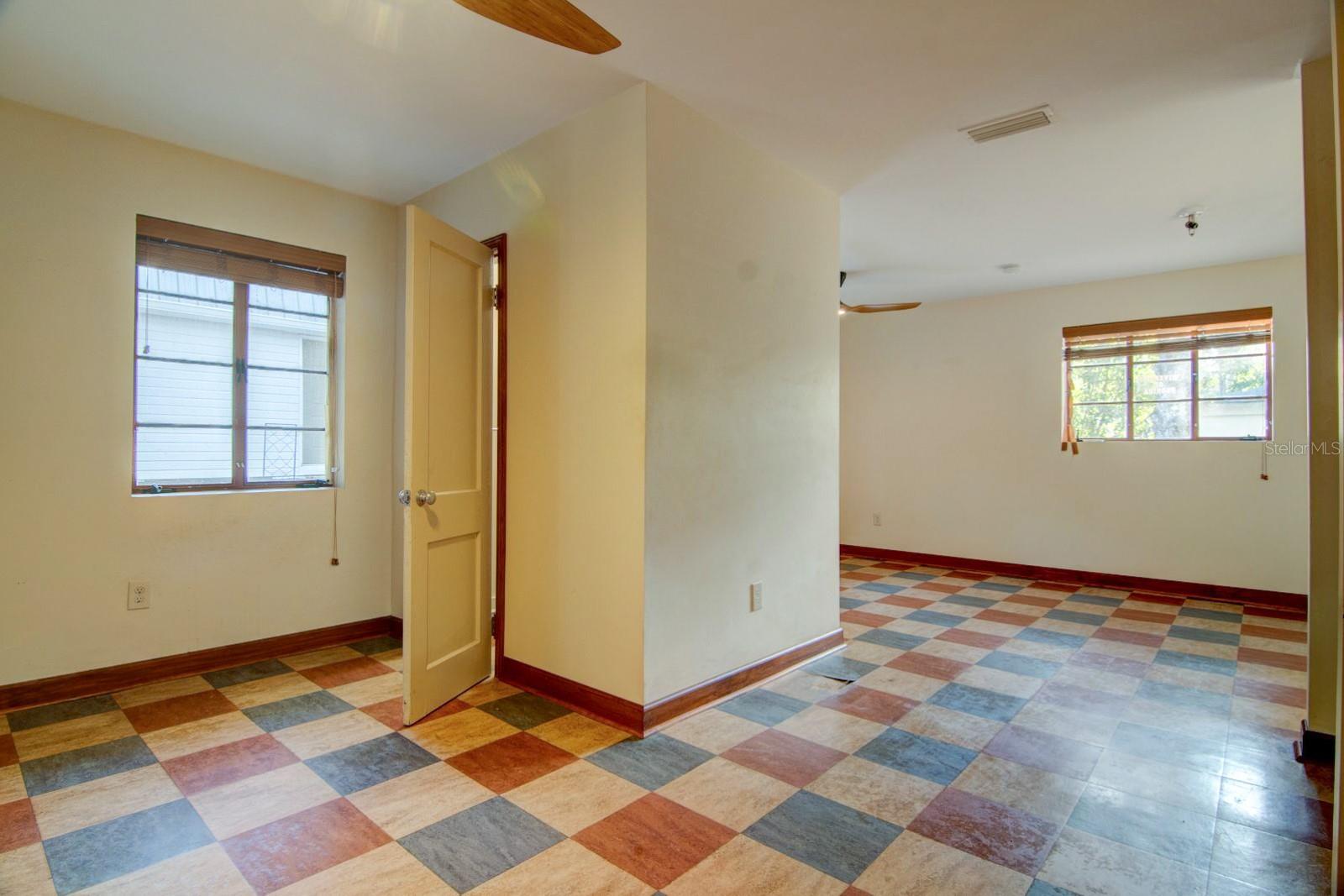2049 NW 9TH AVE, GAINESVILLE, FL — photo 13