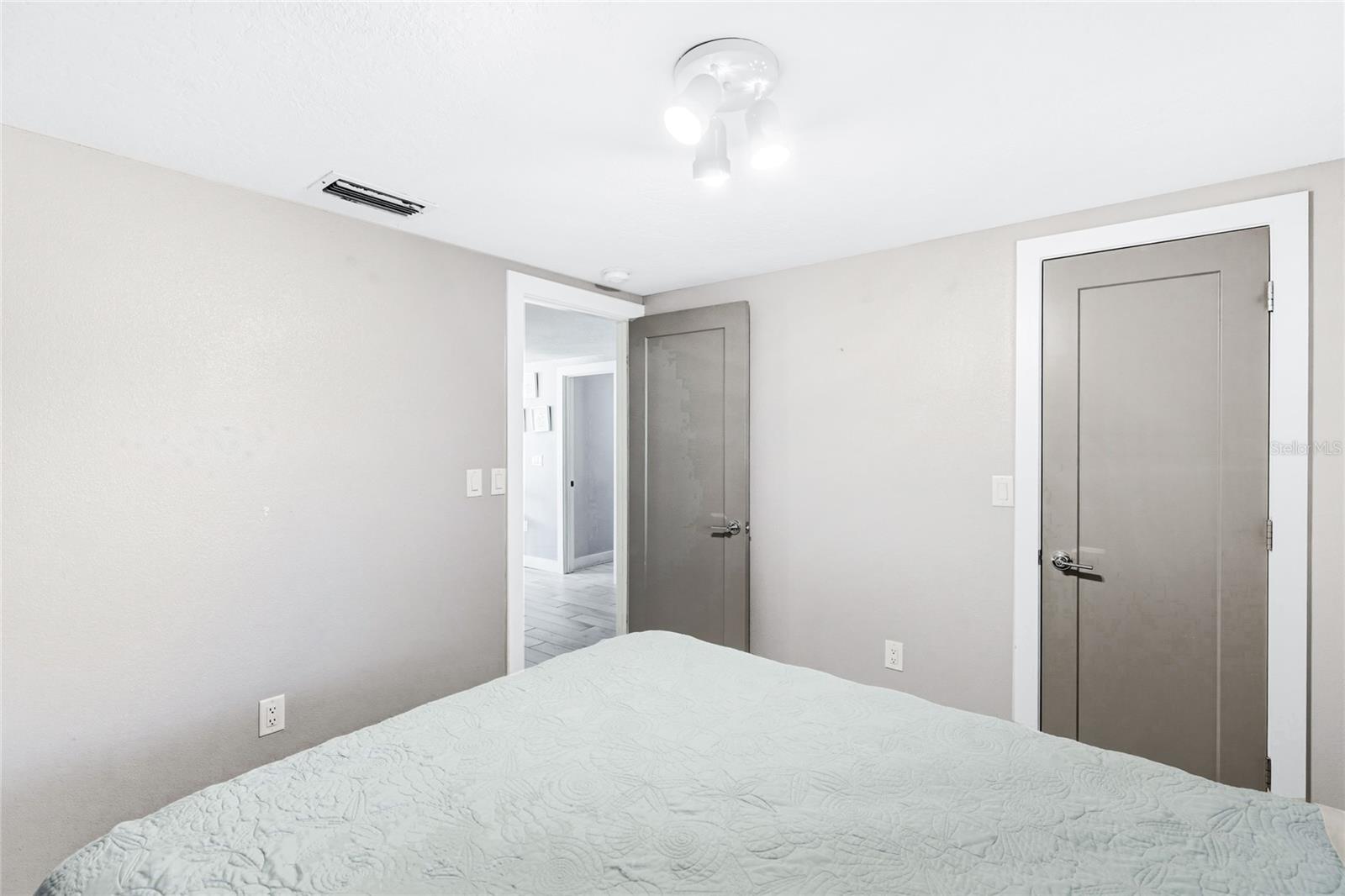 5320 MOELLER AVE, SARASOTA, FL — photo 13