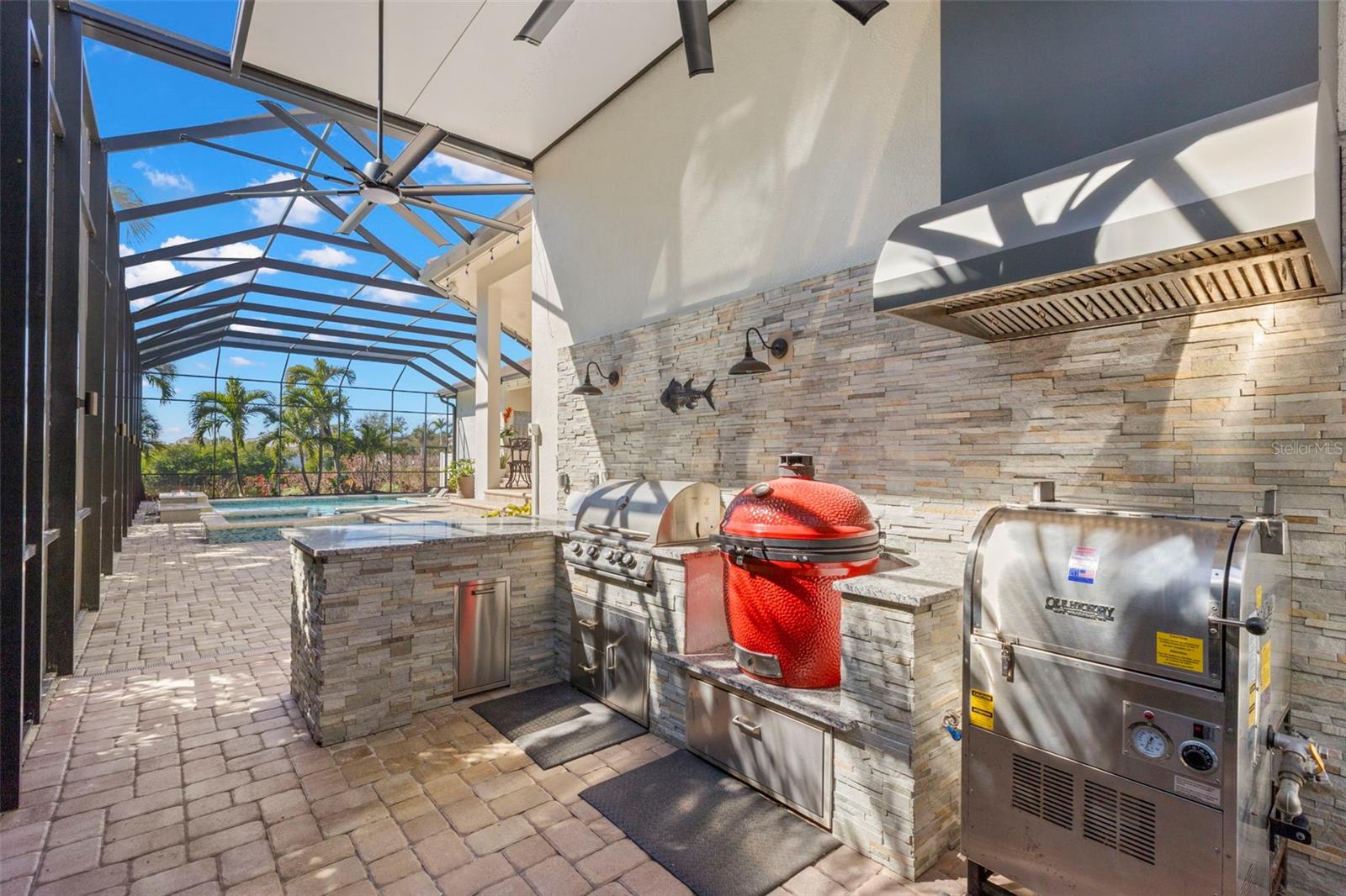5264 61ST AVE S, ST PETERSBURG, FL — photo 37