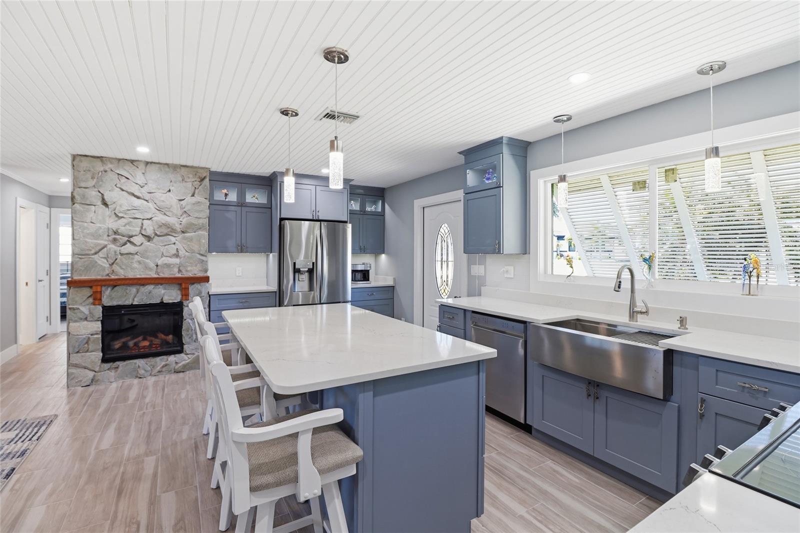 2740 SANIBEL BLVD, ST JAMES CITY, FL — photo 3