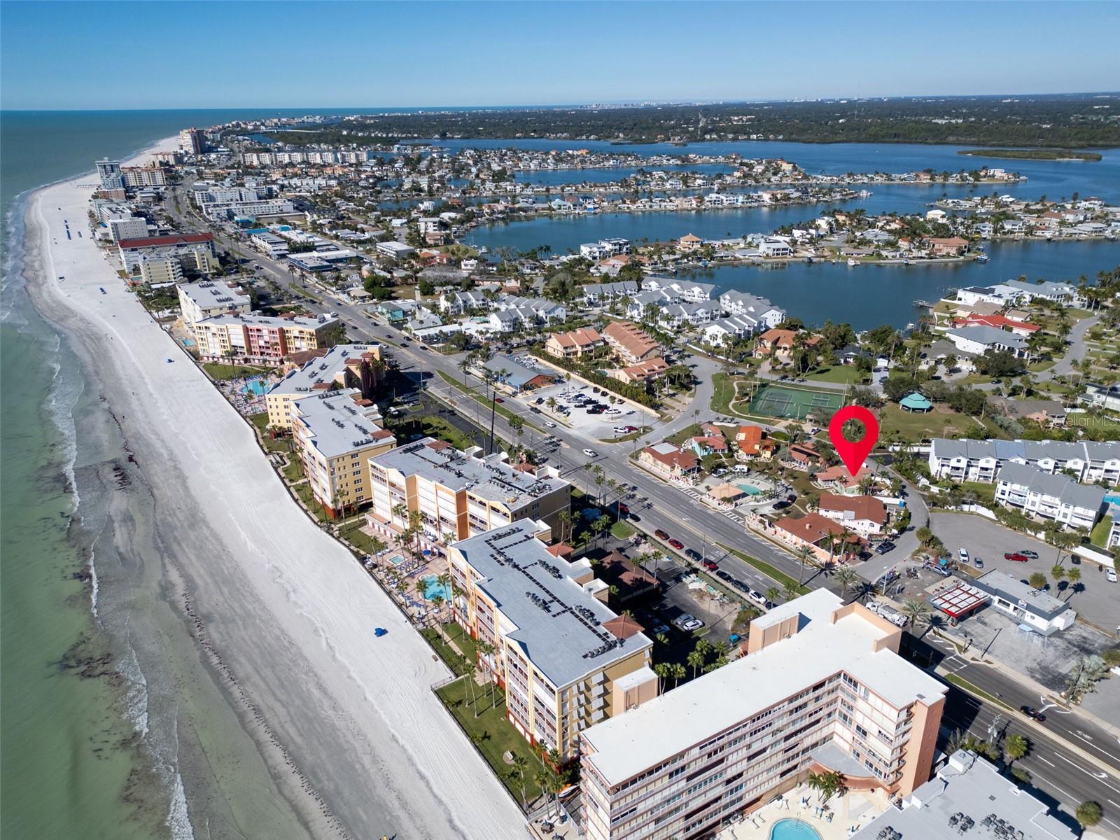 16613 GULF BLVD, NORTH REDINGTON BEACH, FL — photo 2