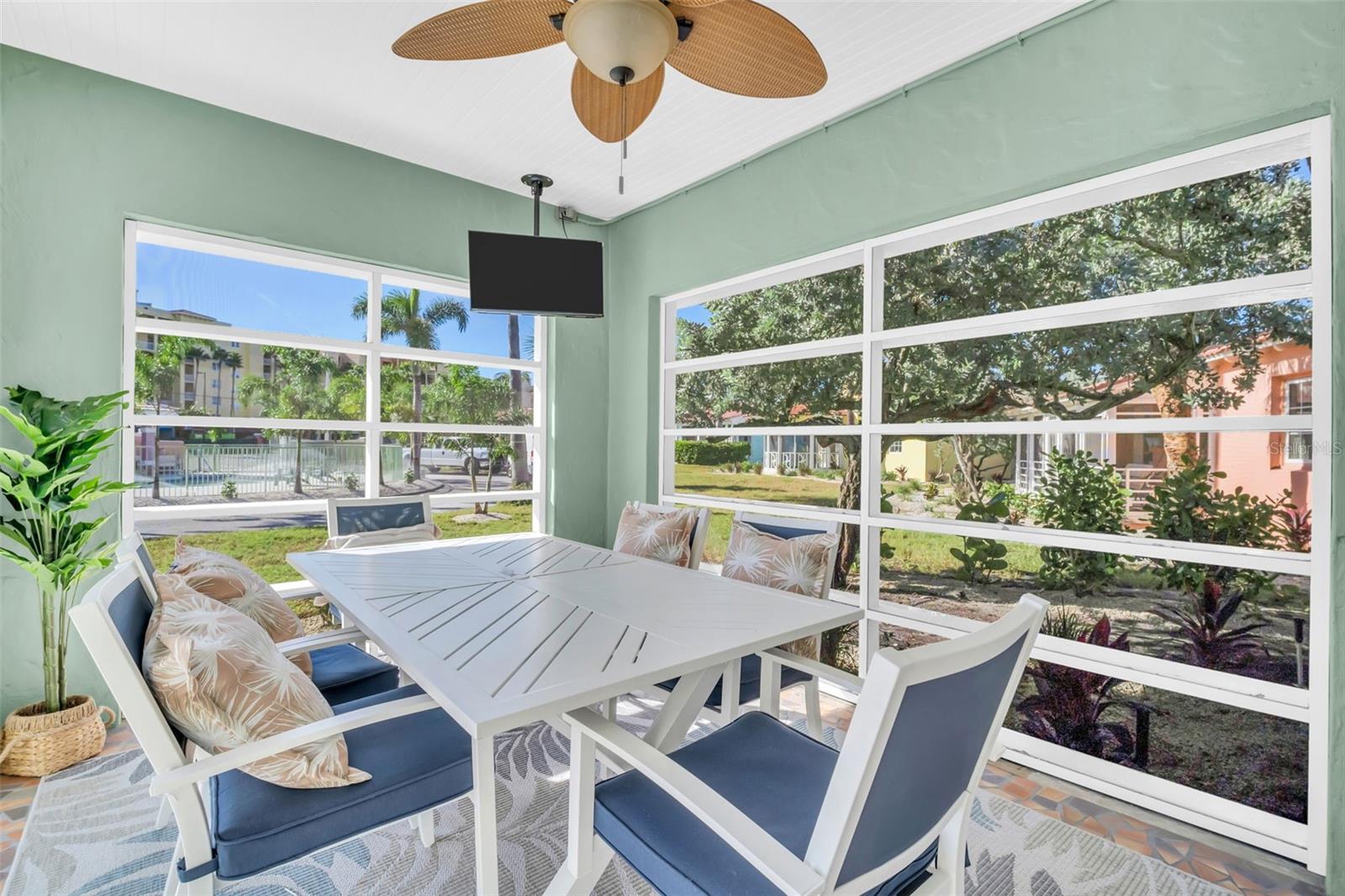 16613 GULF BLVD, NORTH REDINGTON BEACH, FL — photo 3
