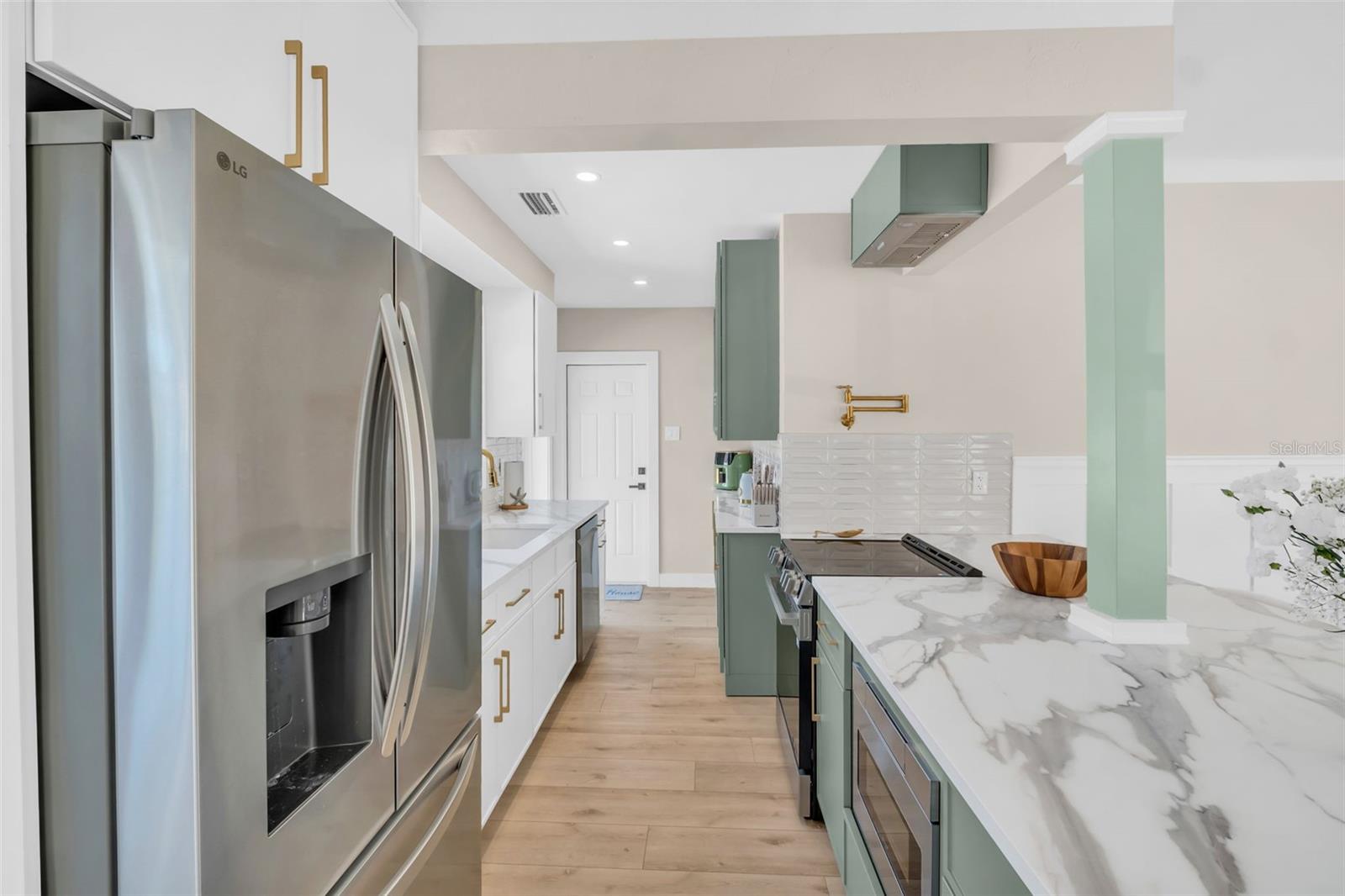 16613 GULF BLVD, NORTH REDINGTON BEACH, FL — photo 13