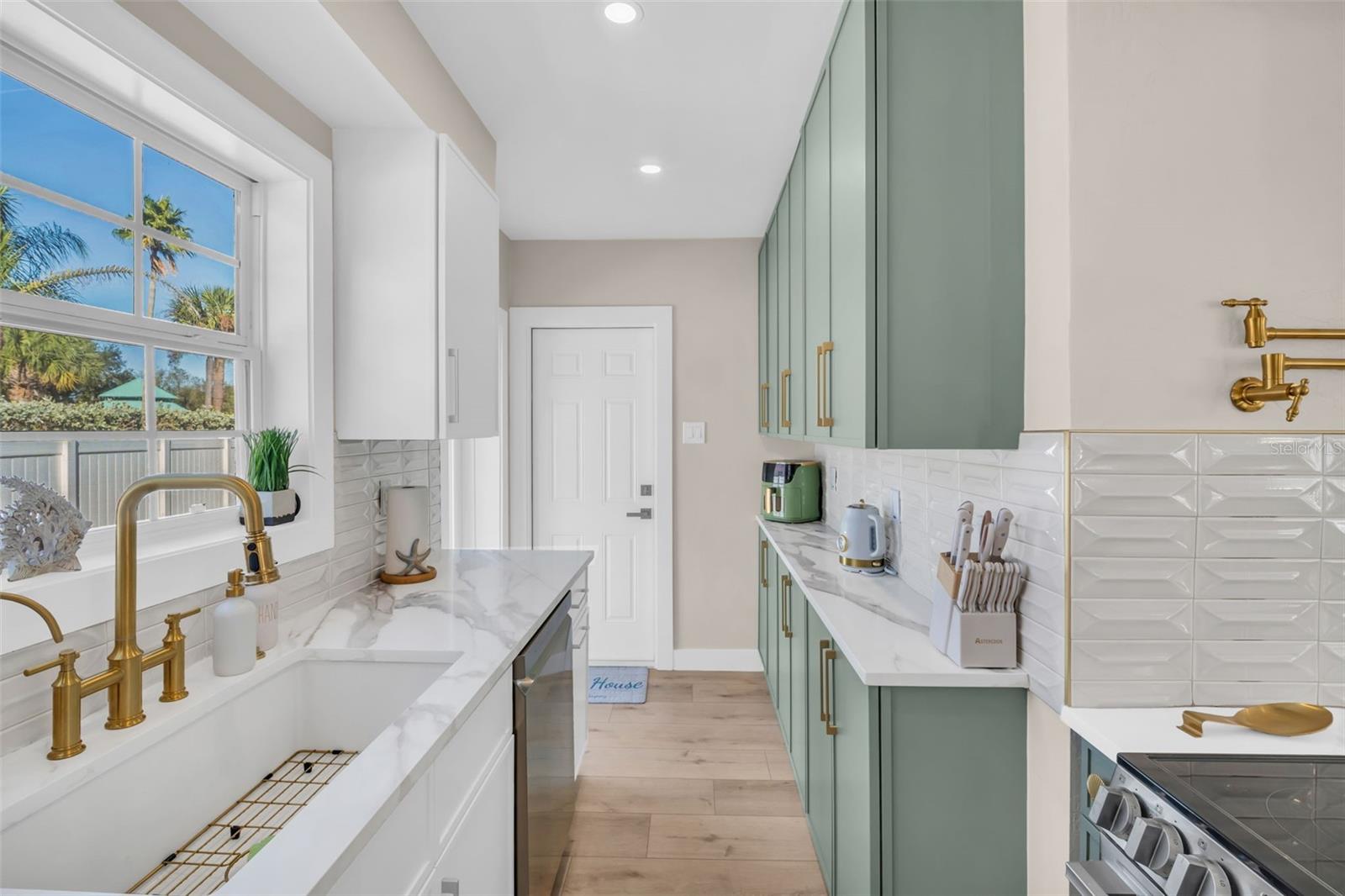 16613 GULF BLVD, NORTH REDINGTON BEACH, FL — photo 14