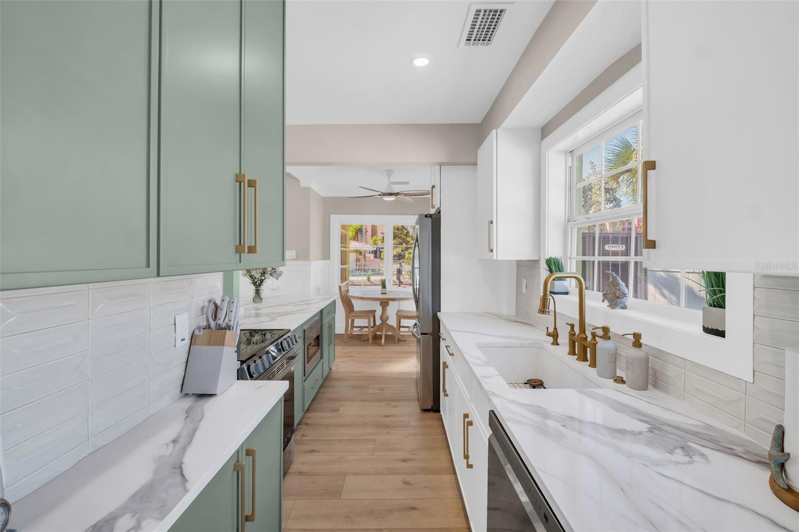 16613 GULF BLVD, NORTH REDINGTON BEACH, FL — photo 15