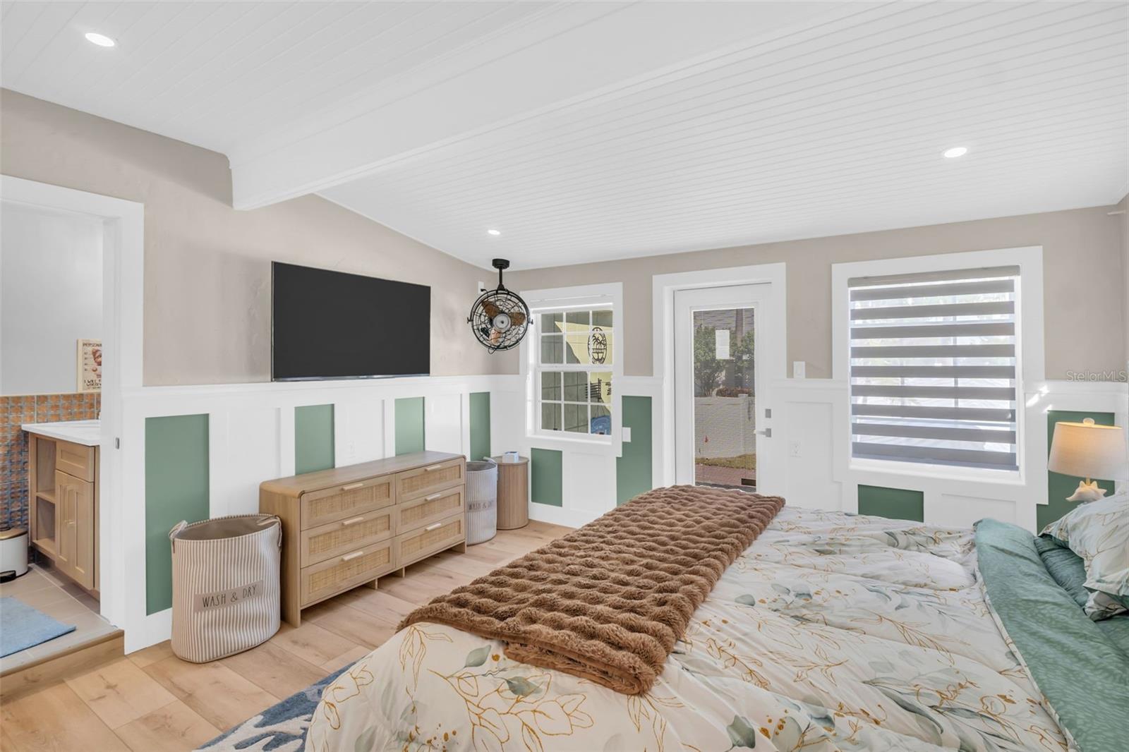 16613 GULF BLVD, NORTH REDINGTON BEACH, FL — photo 17