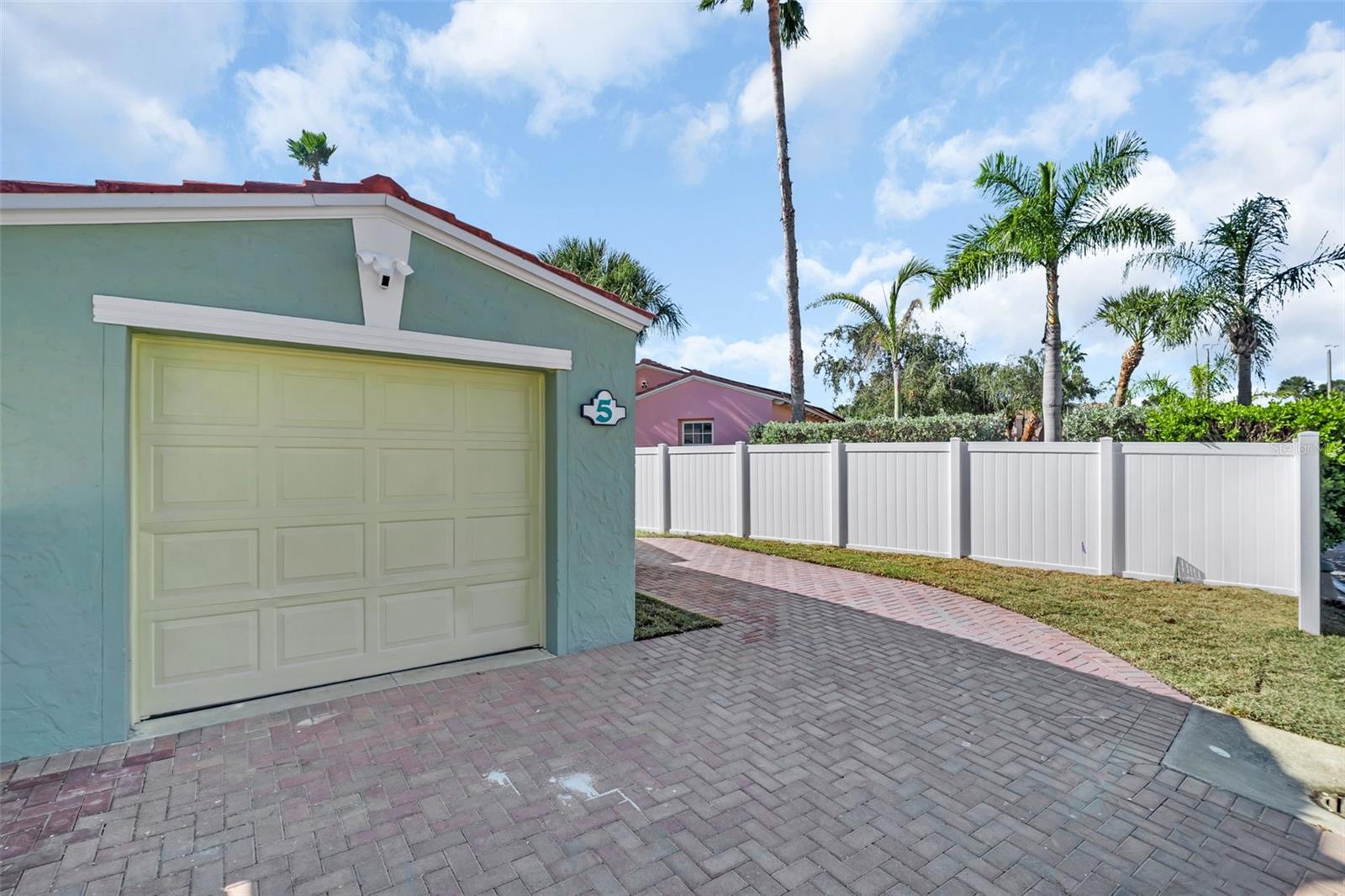 16613 GULF BLVD, NORTH REDINGTON BEACH, FL — photo 32