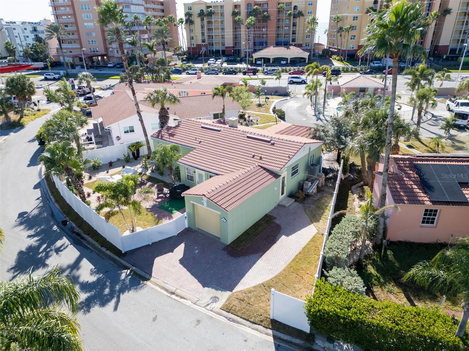 16613 GULF BLVD, NORTH REDINGTON BEACH, FL — photo 48