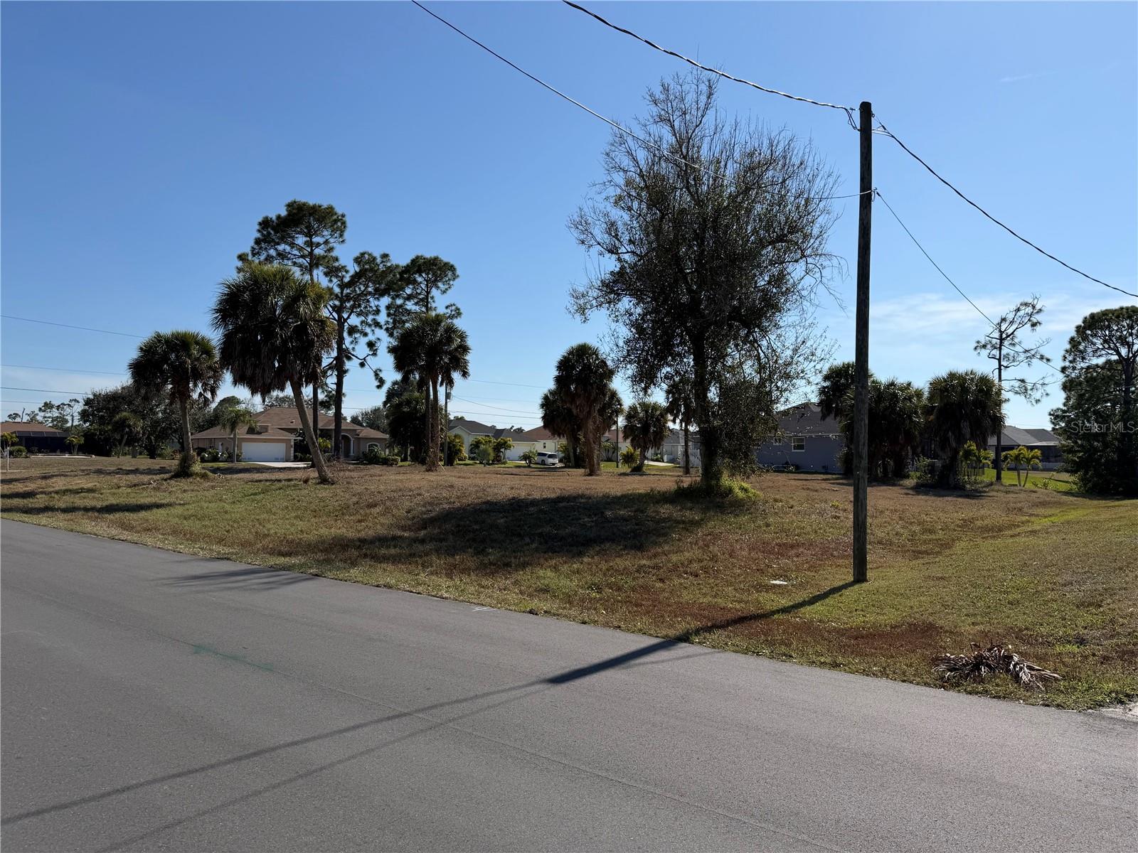 2 PINE VALLEY CT, ROTONDA WEST, FL — photo 3