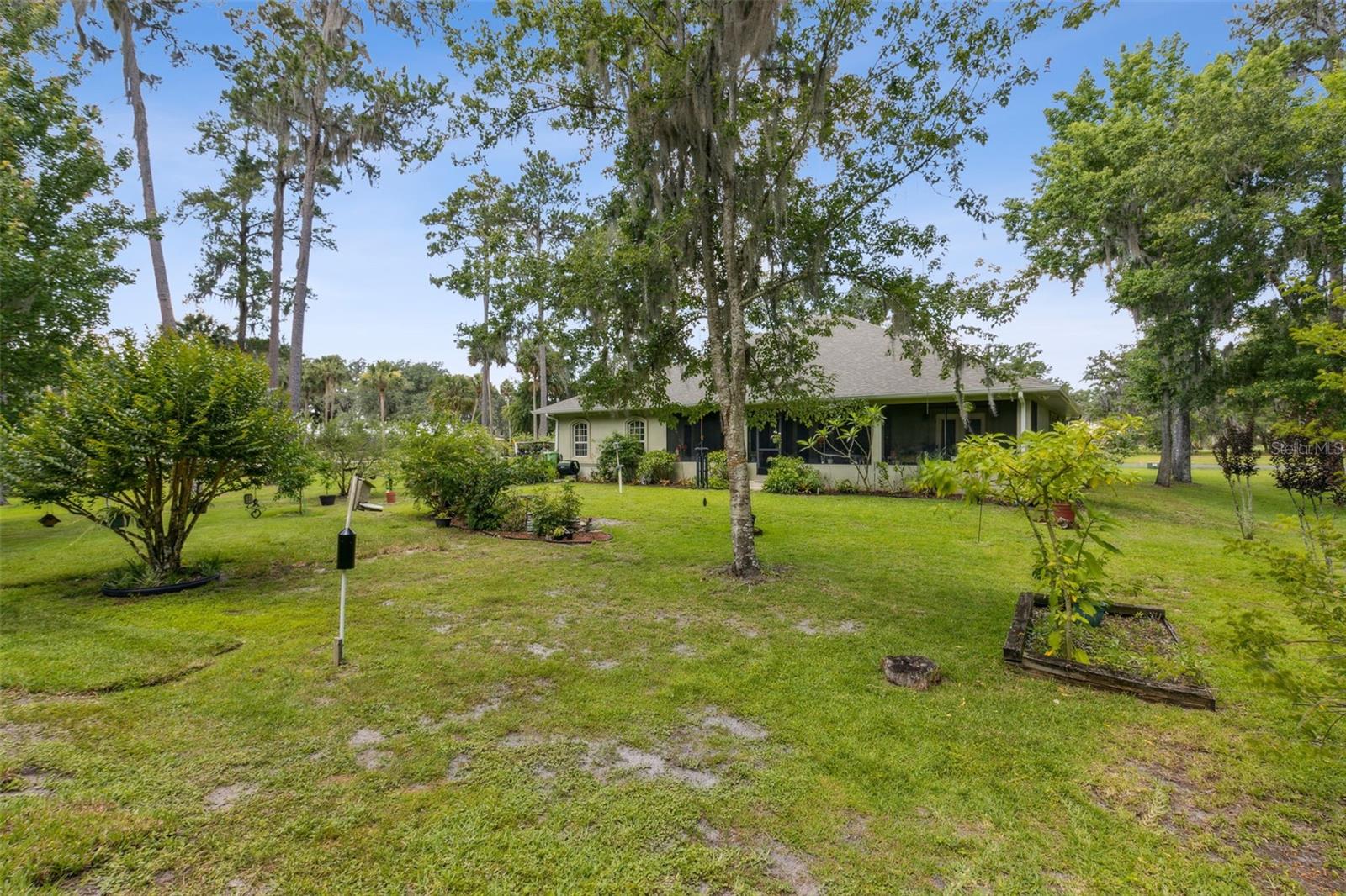 166 MOUNT ROYAL AVE, CRESCENT CITY, FL — photo 48