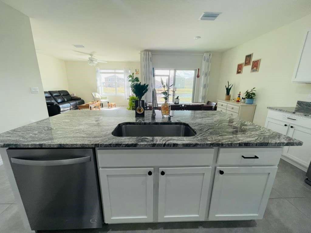 8954 FORGE BREEZE LOOP, WESLEY CHAPEL, FL — photo 3