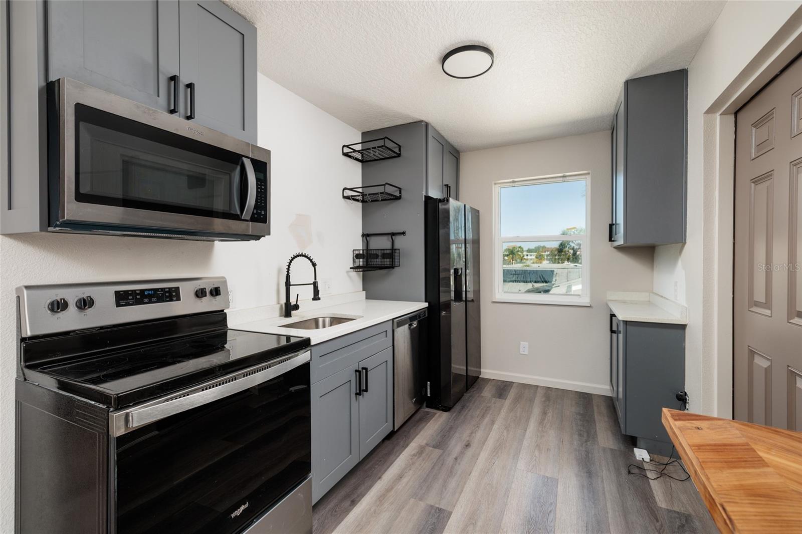 600 74TH AVE N, ST PETERSBURG, FL — photo 19