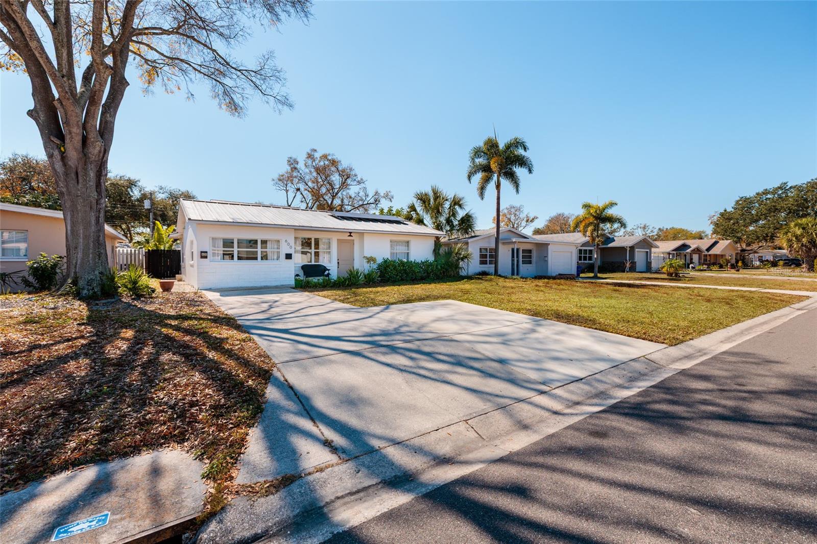 600 74TH AVE N, ST PETERSBURG, FL — photo 22