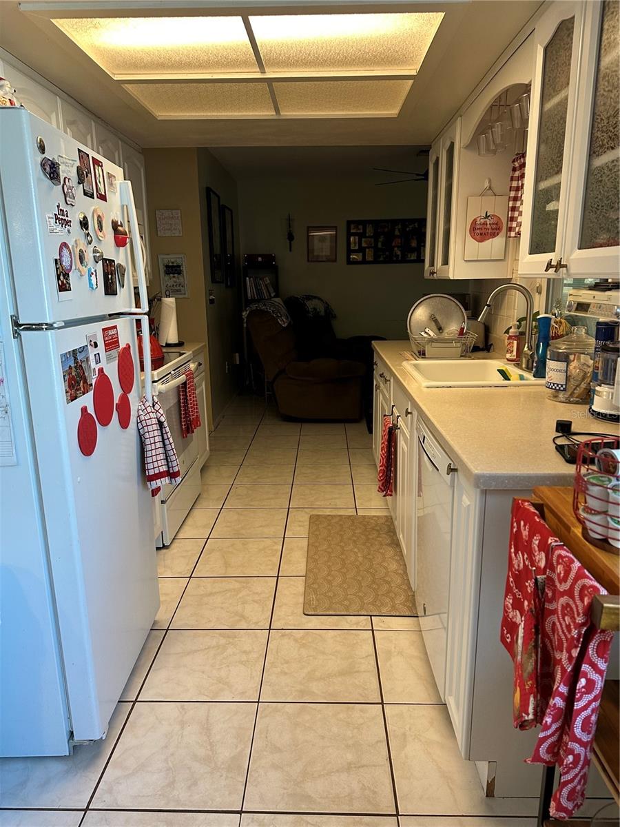 1427 AMY CIR, SPRING HILL, FL — photo 8