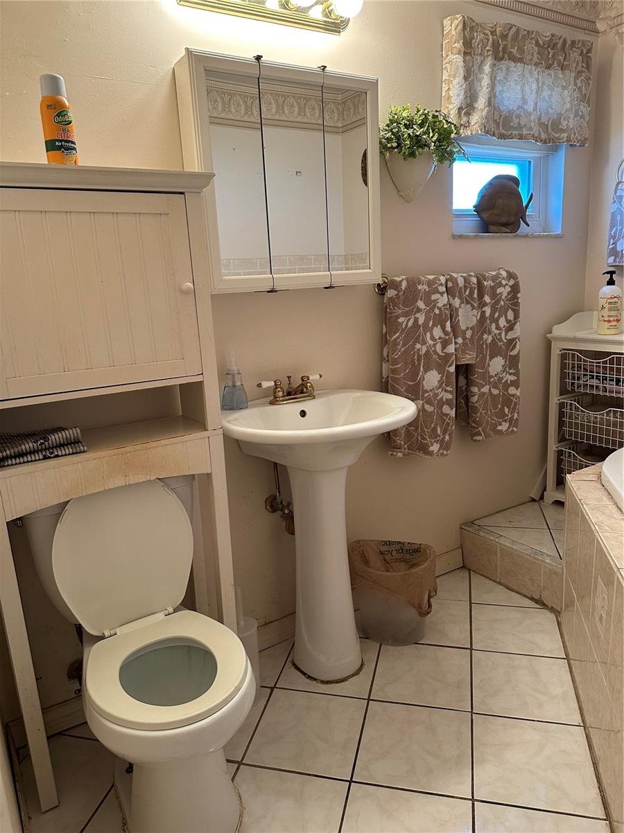 1427 AMY CIR, SPRING HILL, FL — photo 12