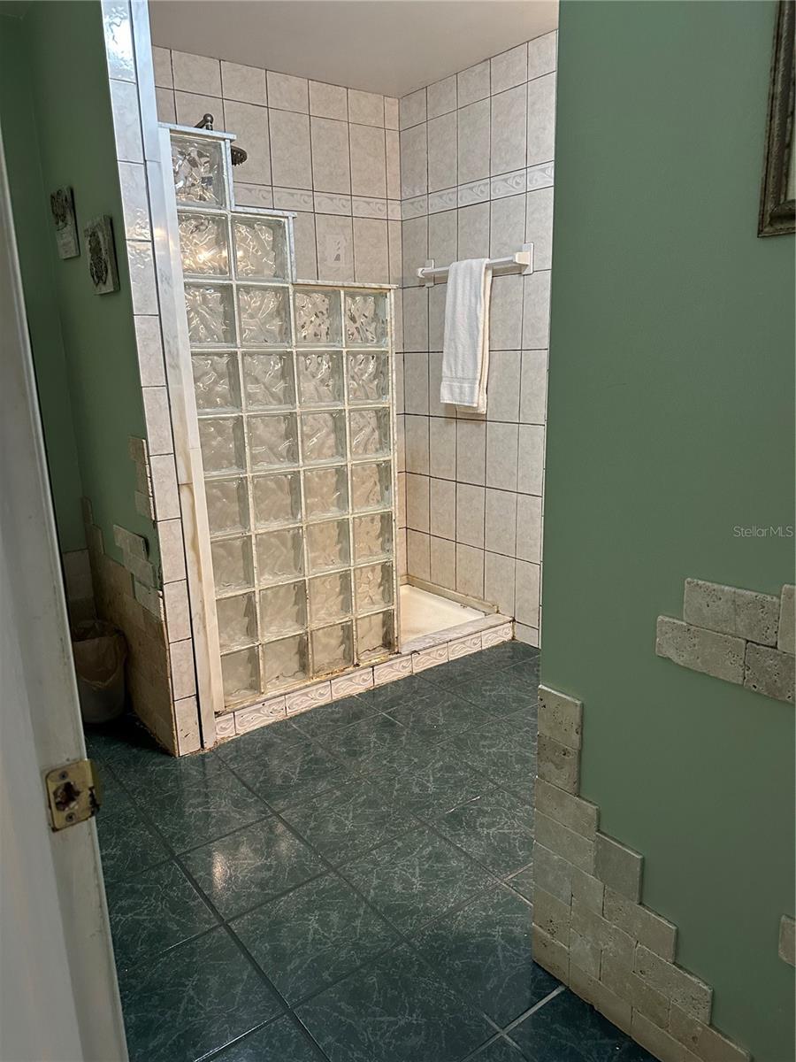 1427 AMY CIR, SPRING HILL, FL — photo 15