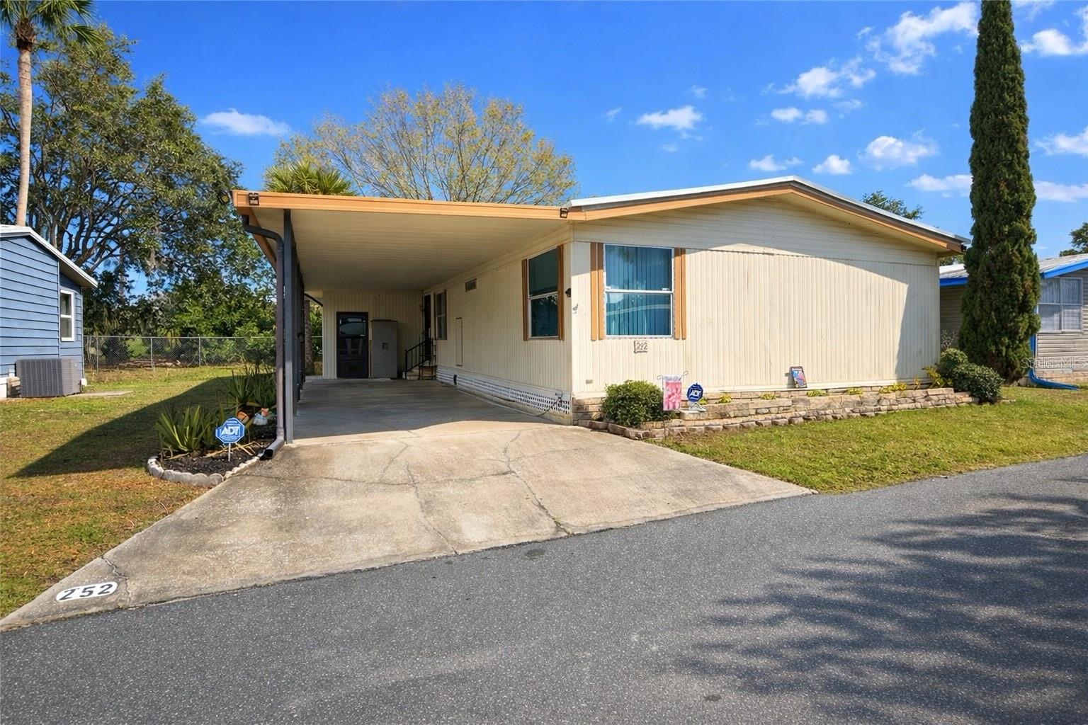 252 PINEWOOD DR, EUSTIS, FL — photo 2