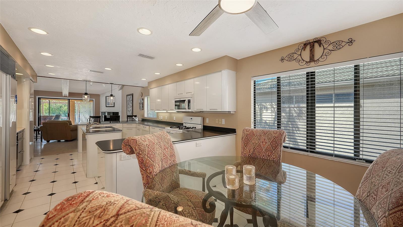 3131 BAYOU SOUND, LONGBOAT KEY, FL — photo 21