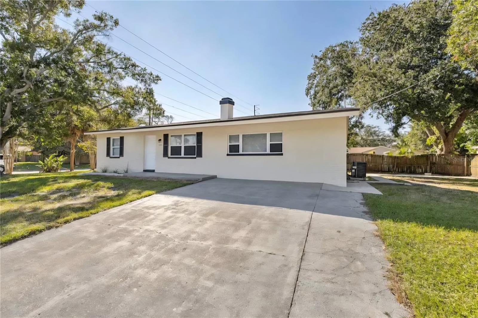 1004 N BETTY LN, CLEARWATER, FL — photo 2