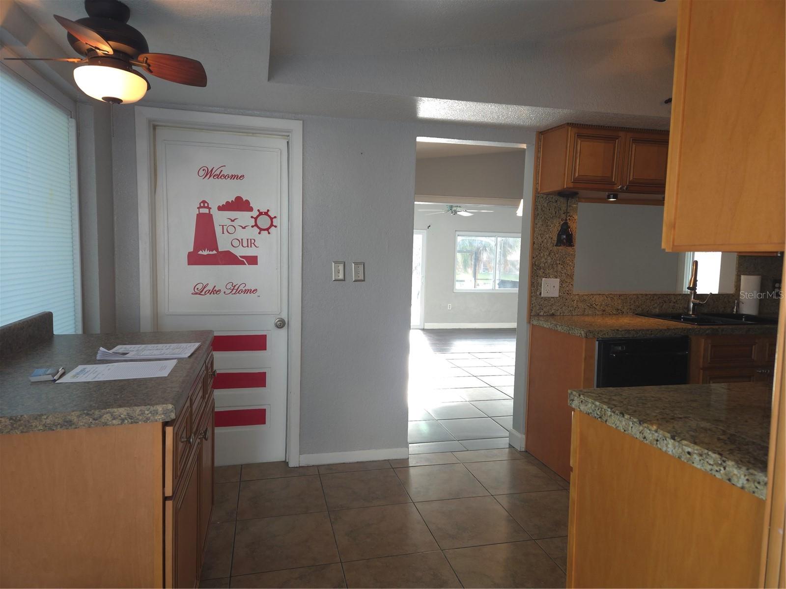 2075 N KEENE RD, CLEARWATER, FL — photo 2