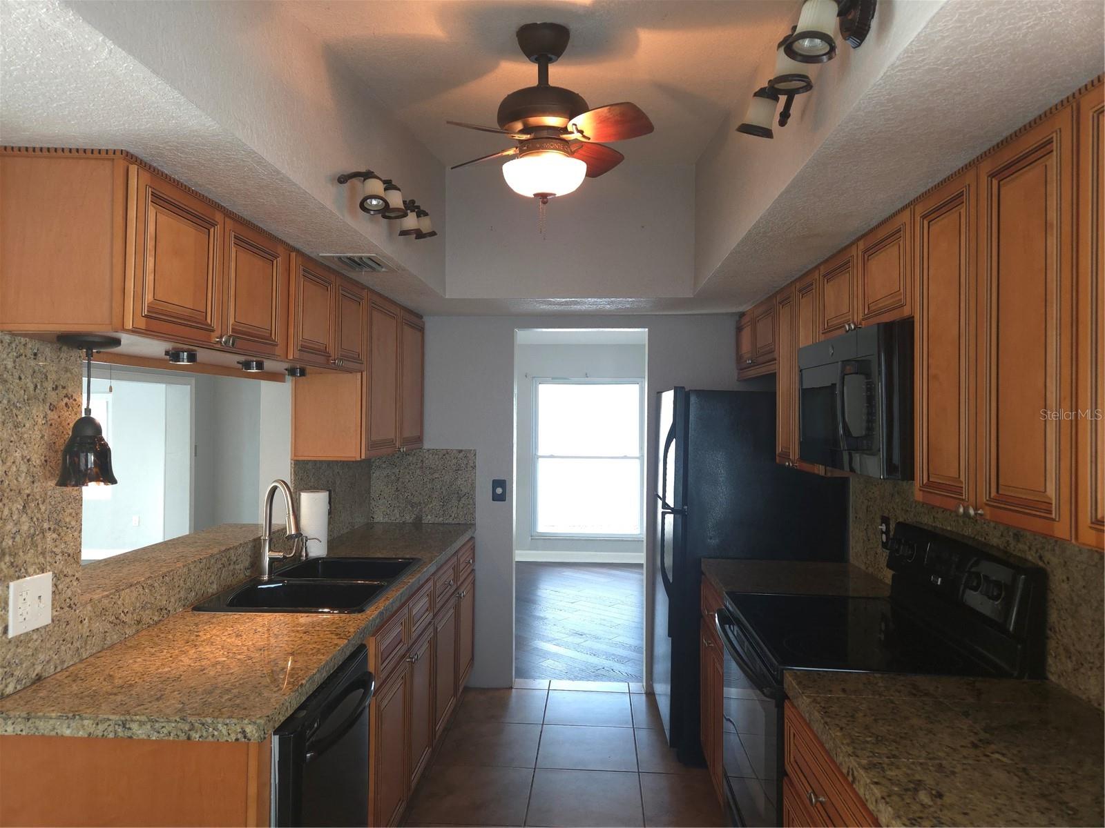 2075 N KEENE RD, CLEARWATER, FL — photo 4