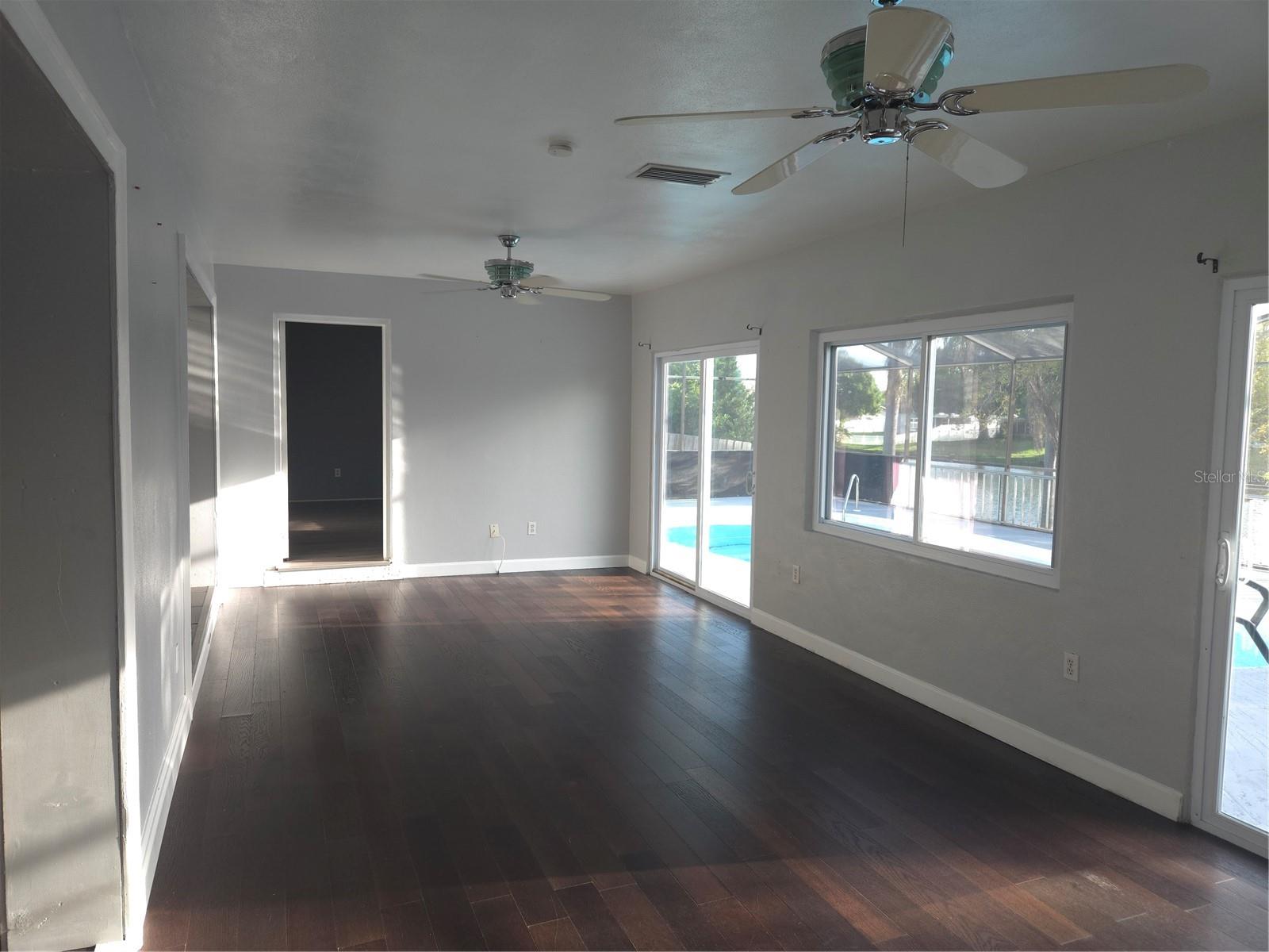 2075 N KEENE RD, CLEARWATER, FL — photo 10