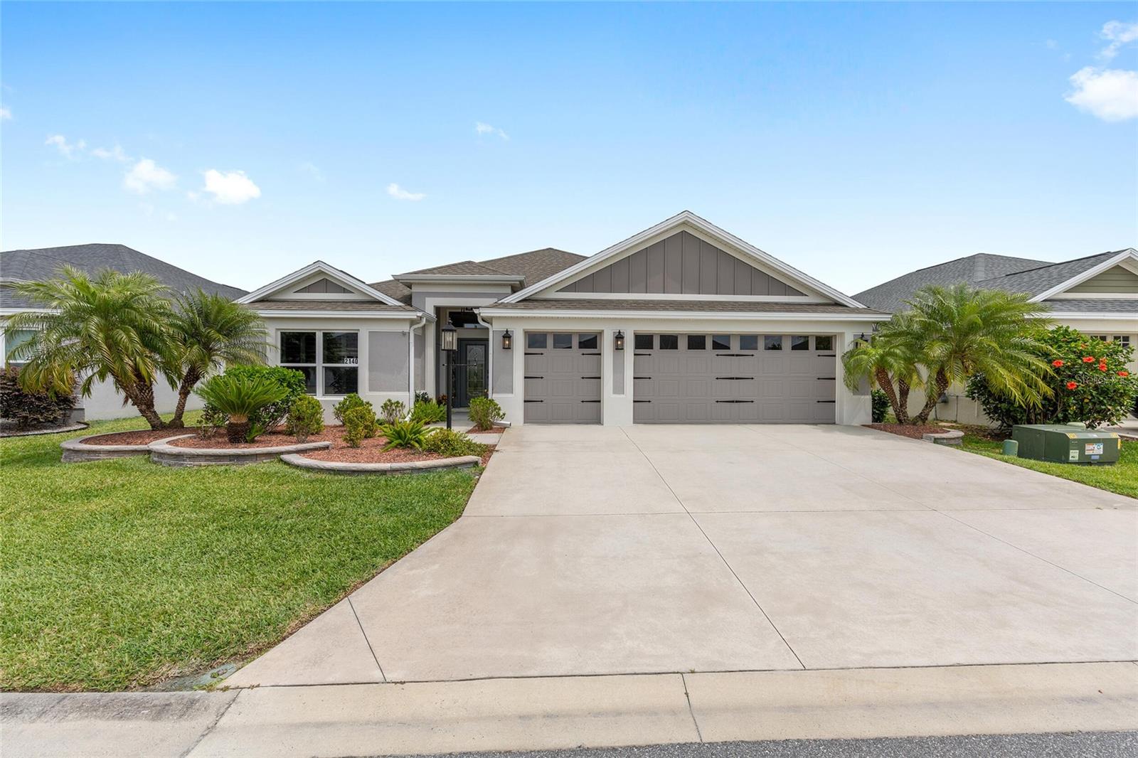 2140 BILLER CIR, THE VILLAGES, FL — photo 2