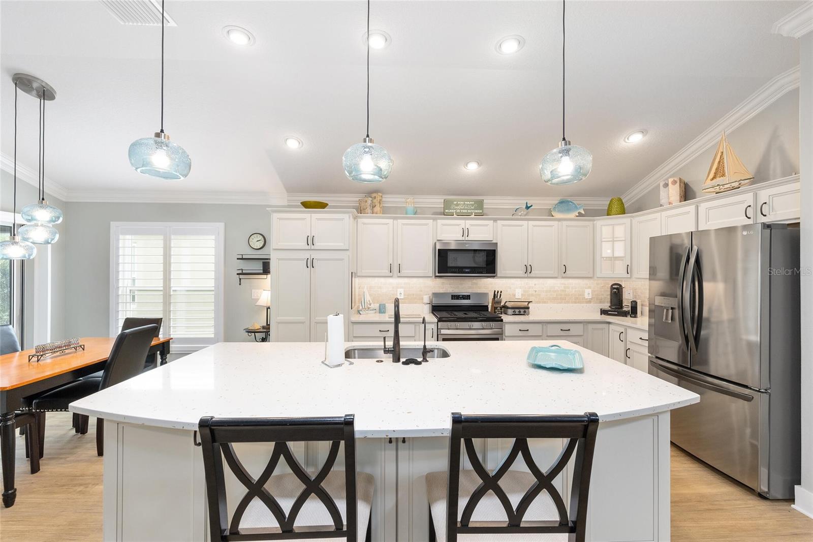 2140 BILLER CIR, THE VILLAGES, FL — photo 11