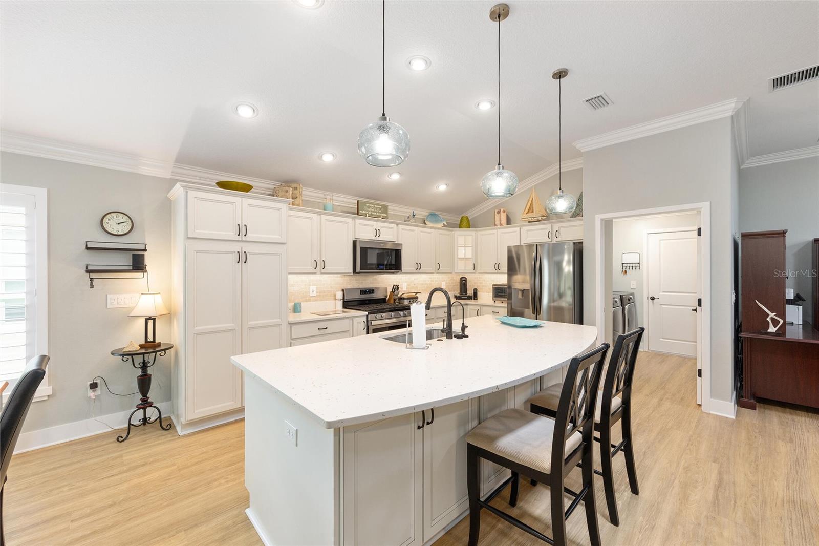 2140 BILLER CIR, THE VILLAGES, FL — photo 12