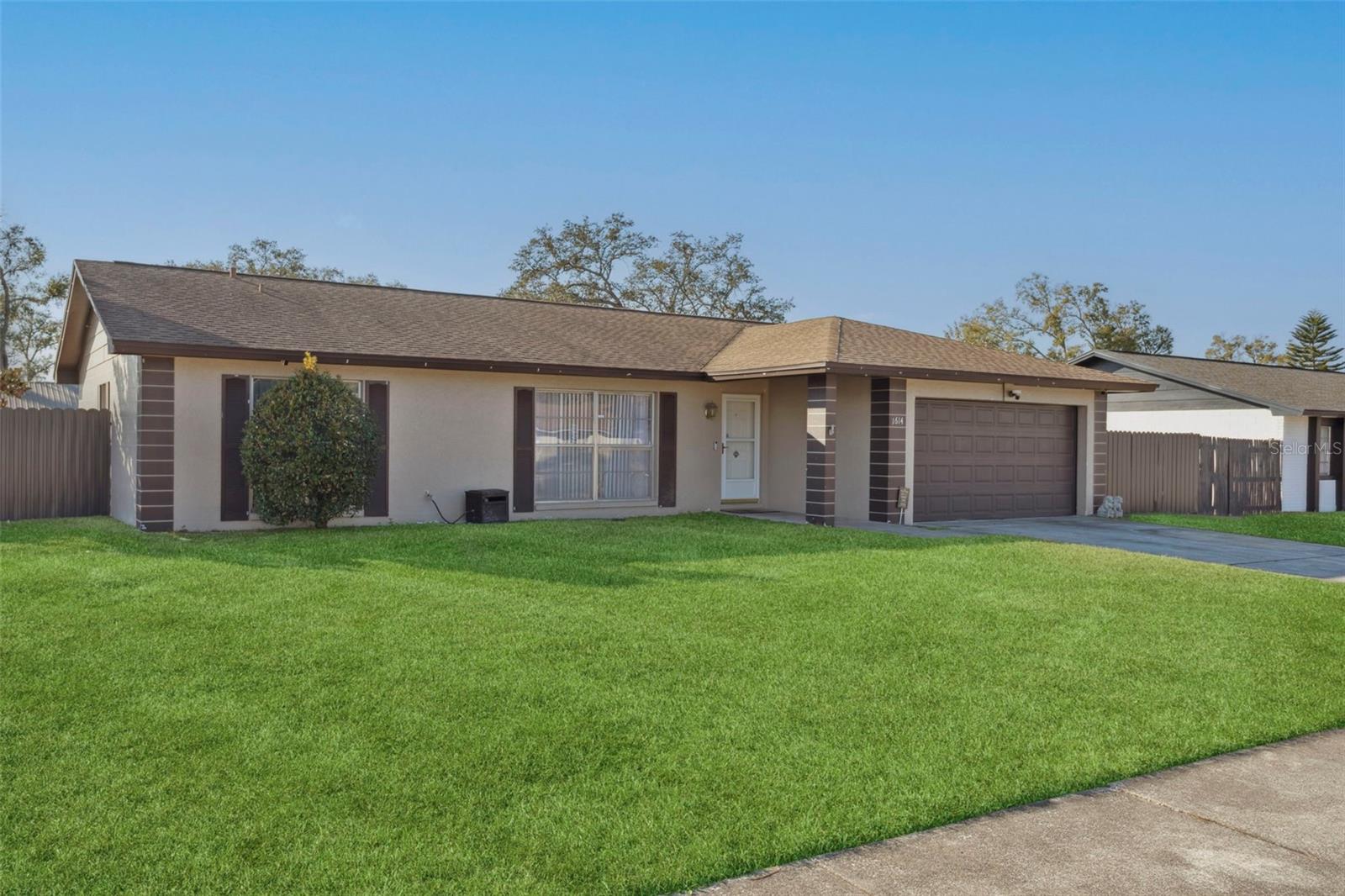 1614 BERKSHIRE DR, BRANDON, FL