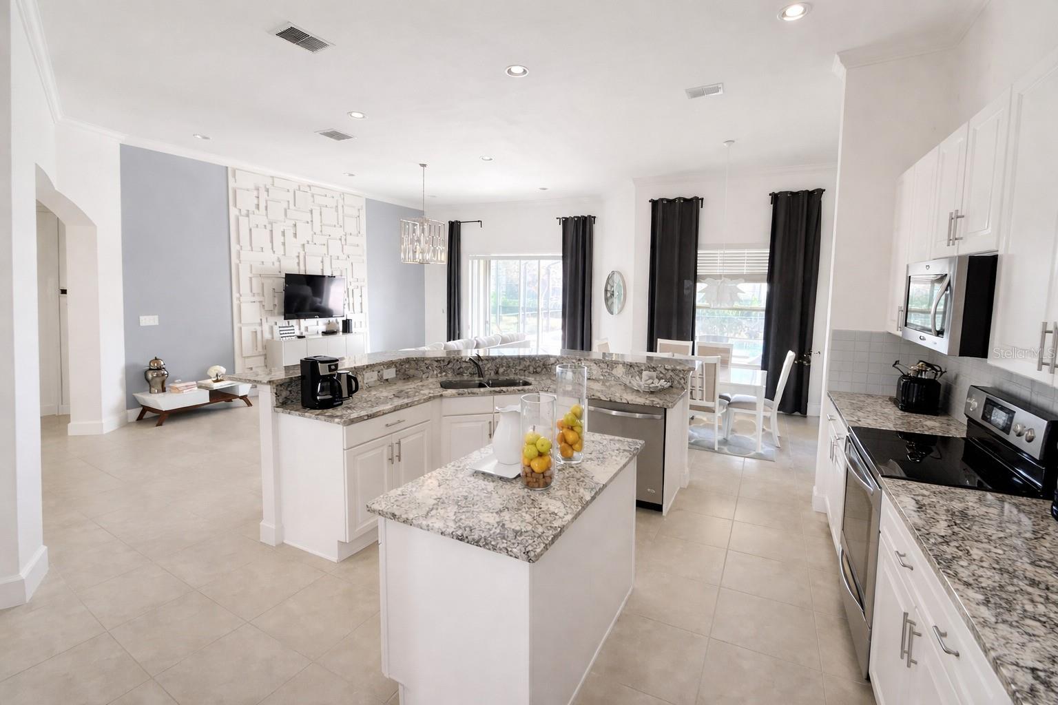 4084 OAKTREE DR, DAVENPORT, FL — photo 9
