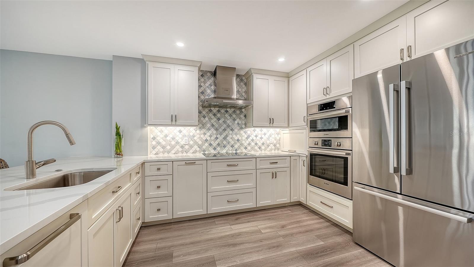5780 MIDNIGHT PASS RD #110, SARASOTA, FL — photo 4