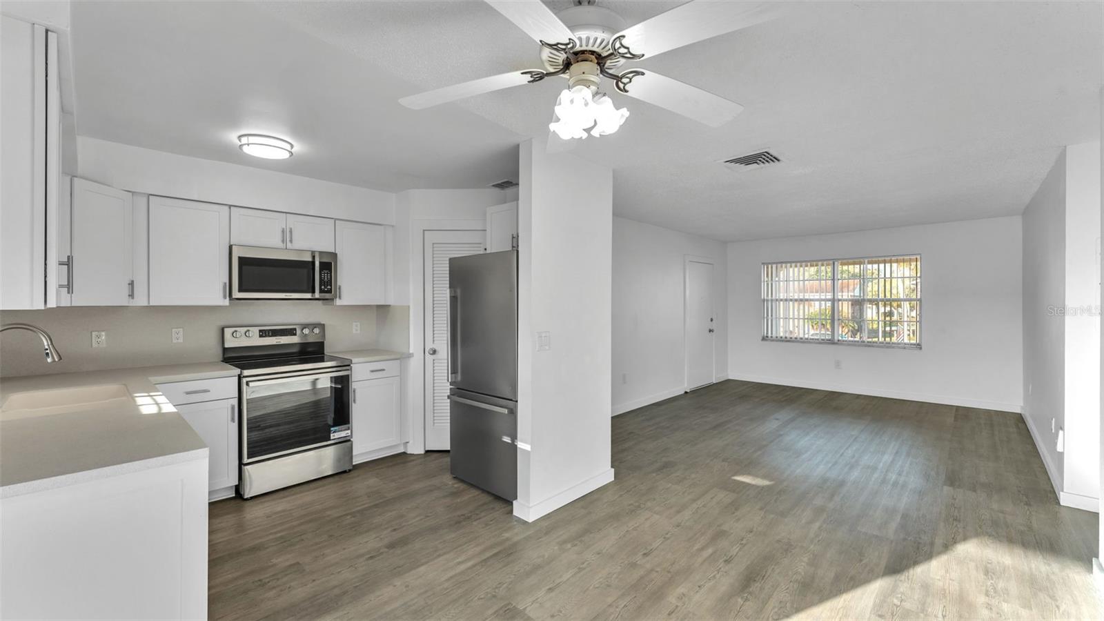 1920 E EDGEWOOD DR #M2, LAKELAND, FL — photo 24