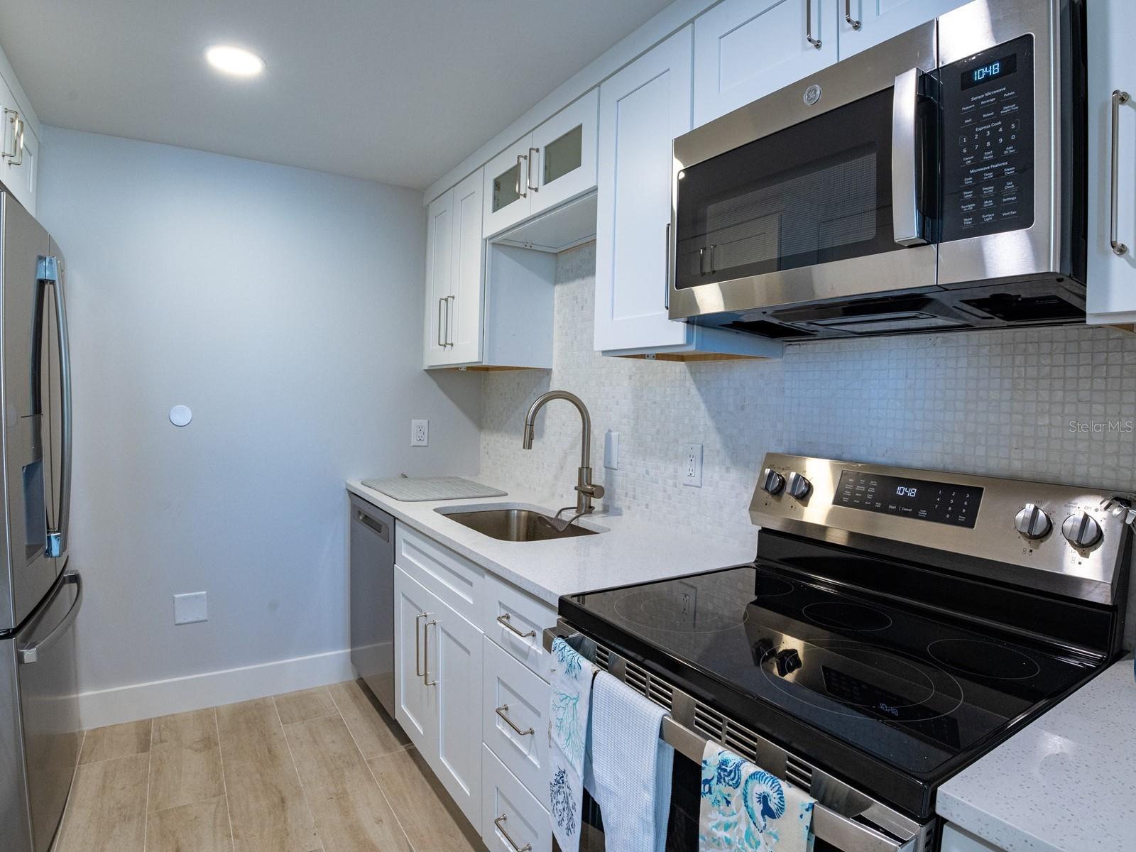 1770 BENJAMIN FRANKLIN DR #206, SARASOTA, FL — photo 41