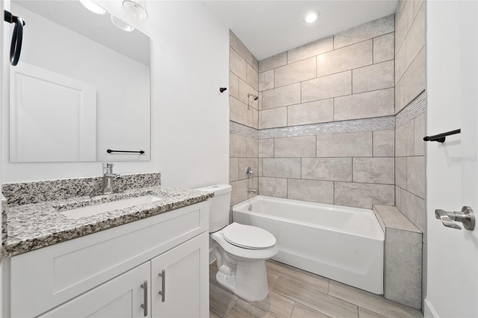 462 LAKE SHORE PKWY, DAVENPORT, FL — photo 16