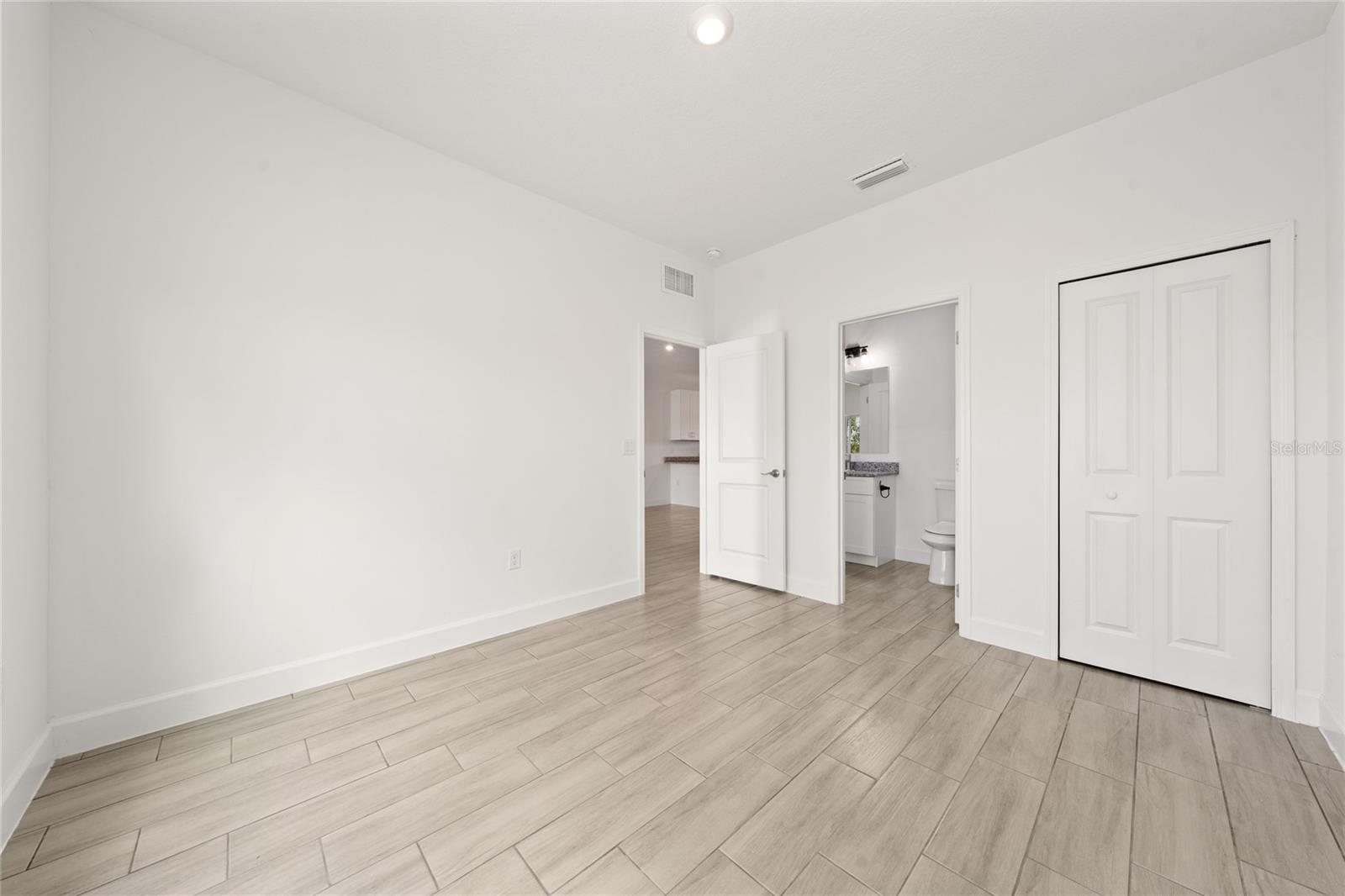 460 LAKE SHORE PKWY, DAVENPORT, FL — photo 10