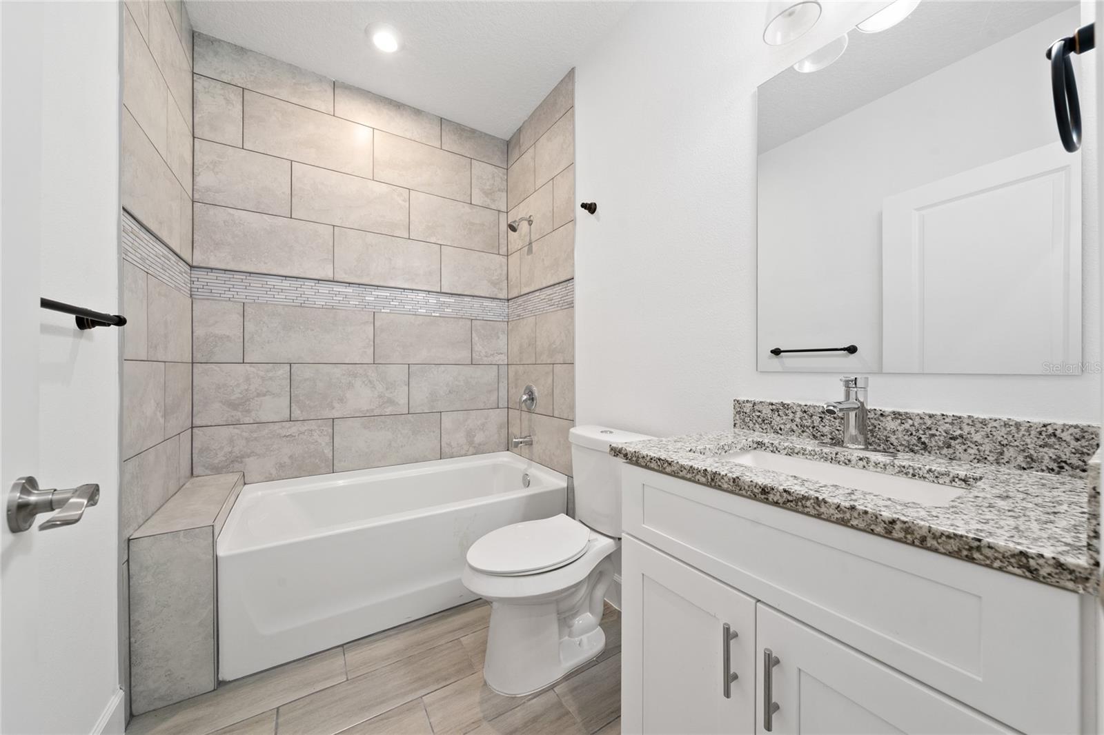 460 LAKE SHORE PKWY, DAVENPORT, FL — photo 18
