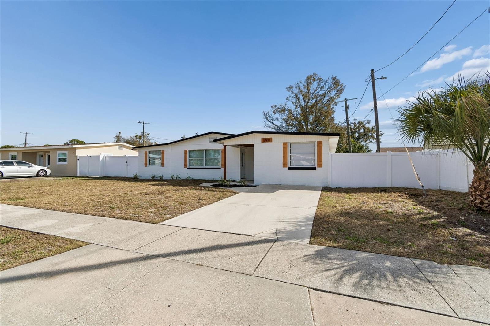 7910 W POWHATAN AVE, TAMPA, FL — photo 9