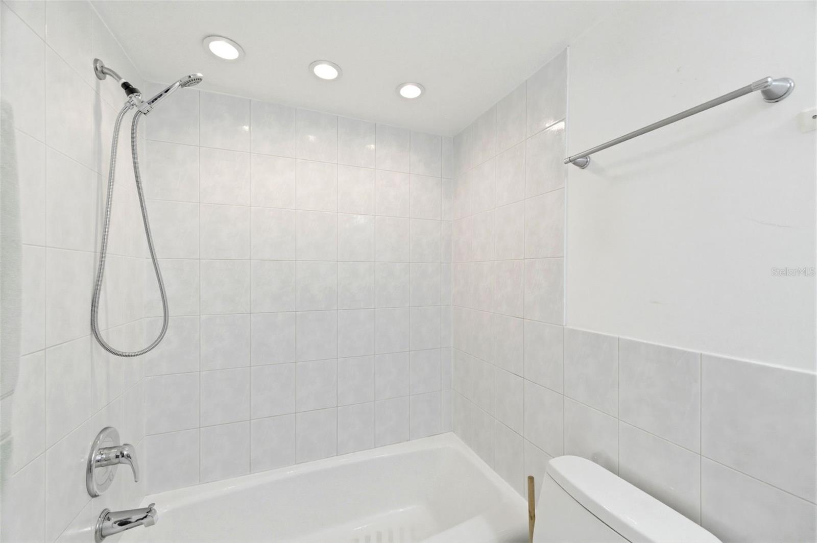 11485 OAKHURST RD #200-208, LARGO, FL — photo 21