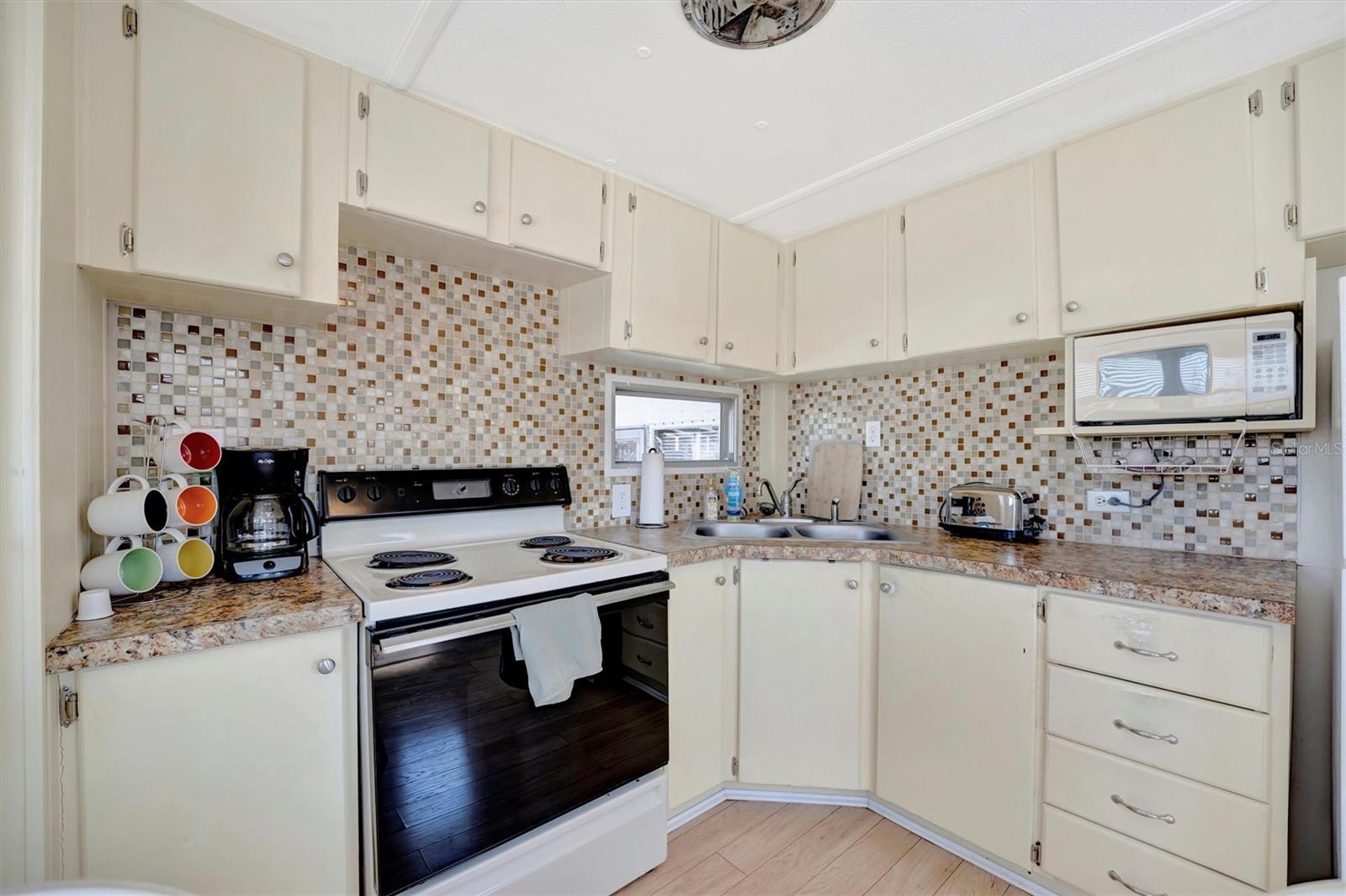 264 S PORT ROYAL LN, APOLLO BEACH, FL — photo 13
