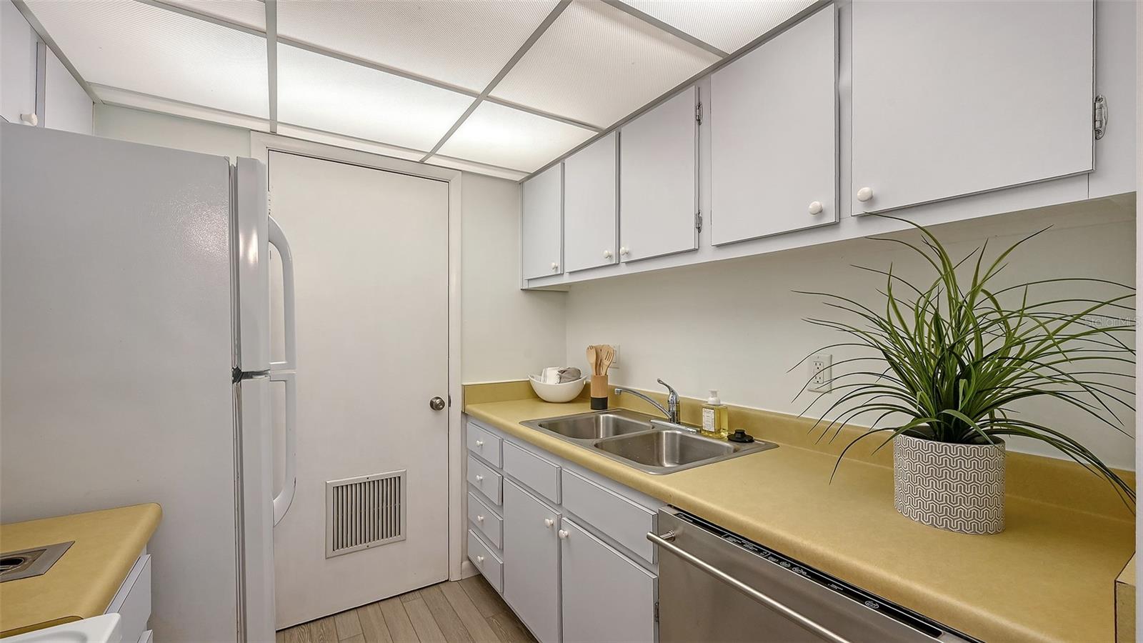 3201 BENEVA RD #204, SARASOTA, FL — photo 26