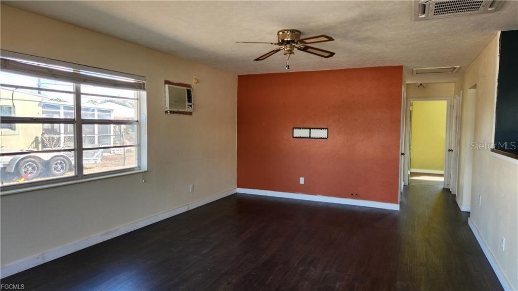 1169 CHEROKEE AVE, LEHIGH ACRES, FL — photo 3